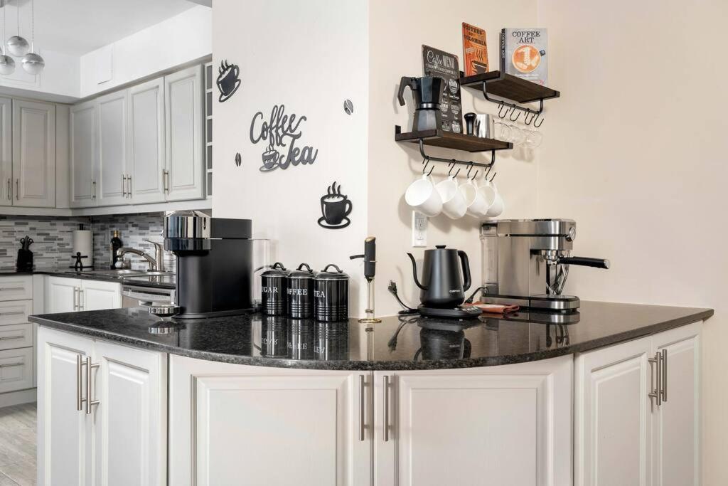 Centrally located 2 Bd 2 Bth with Parking