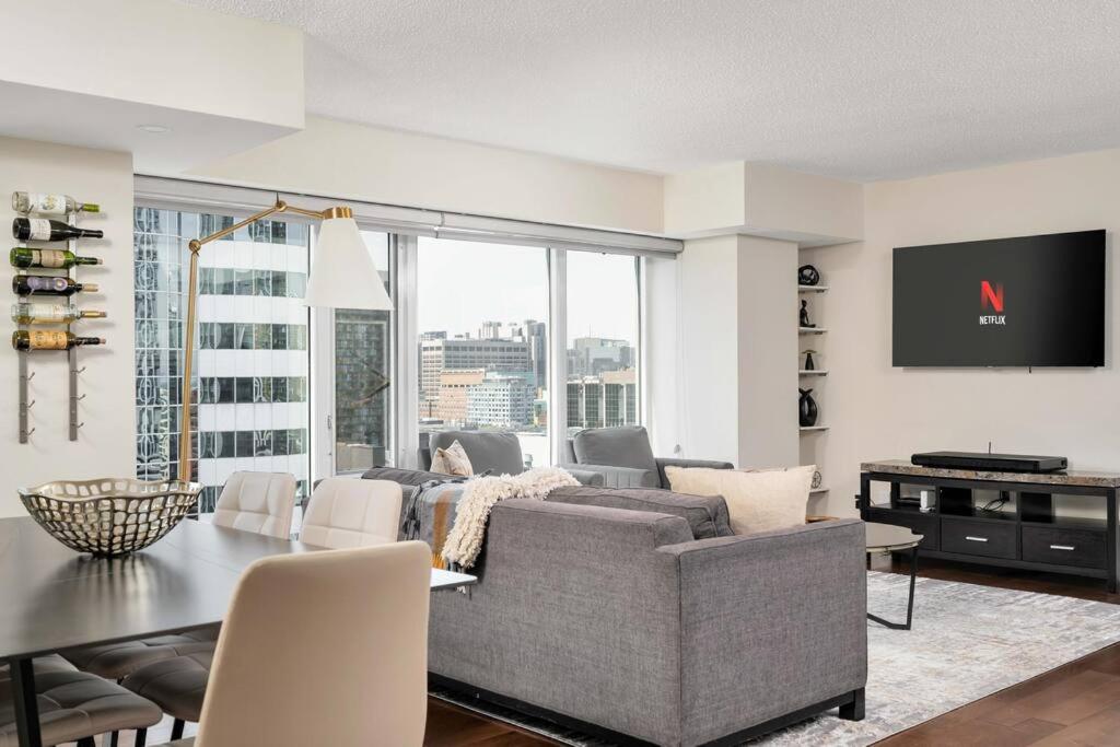 Centrally located 2 Bd 2 Bth with Parking