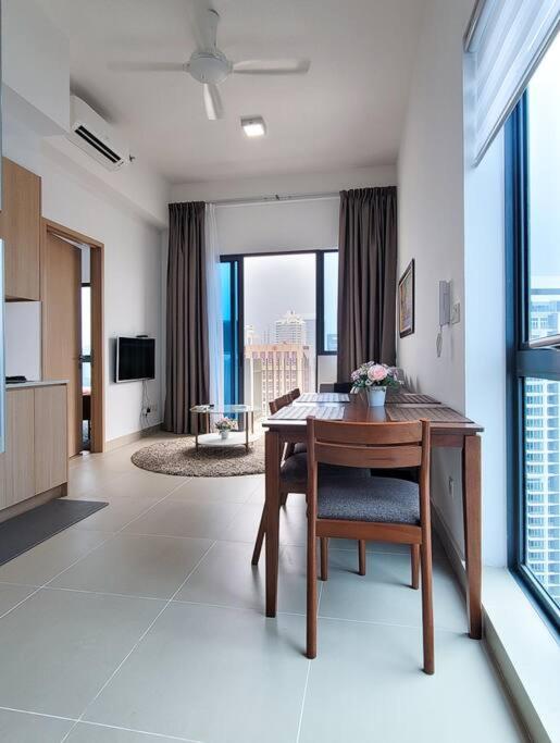 COL25A KL Tower Balcony 1Bedroom & Infinity Pool KLCC View