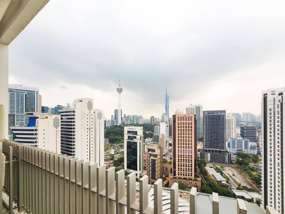 COL25A KL Tower Balcony 1Bedroom & Infinity Pool KLCC View