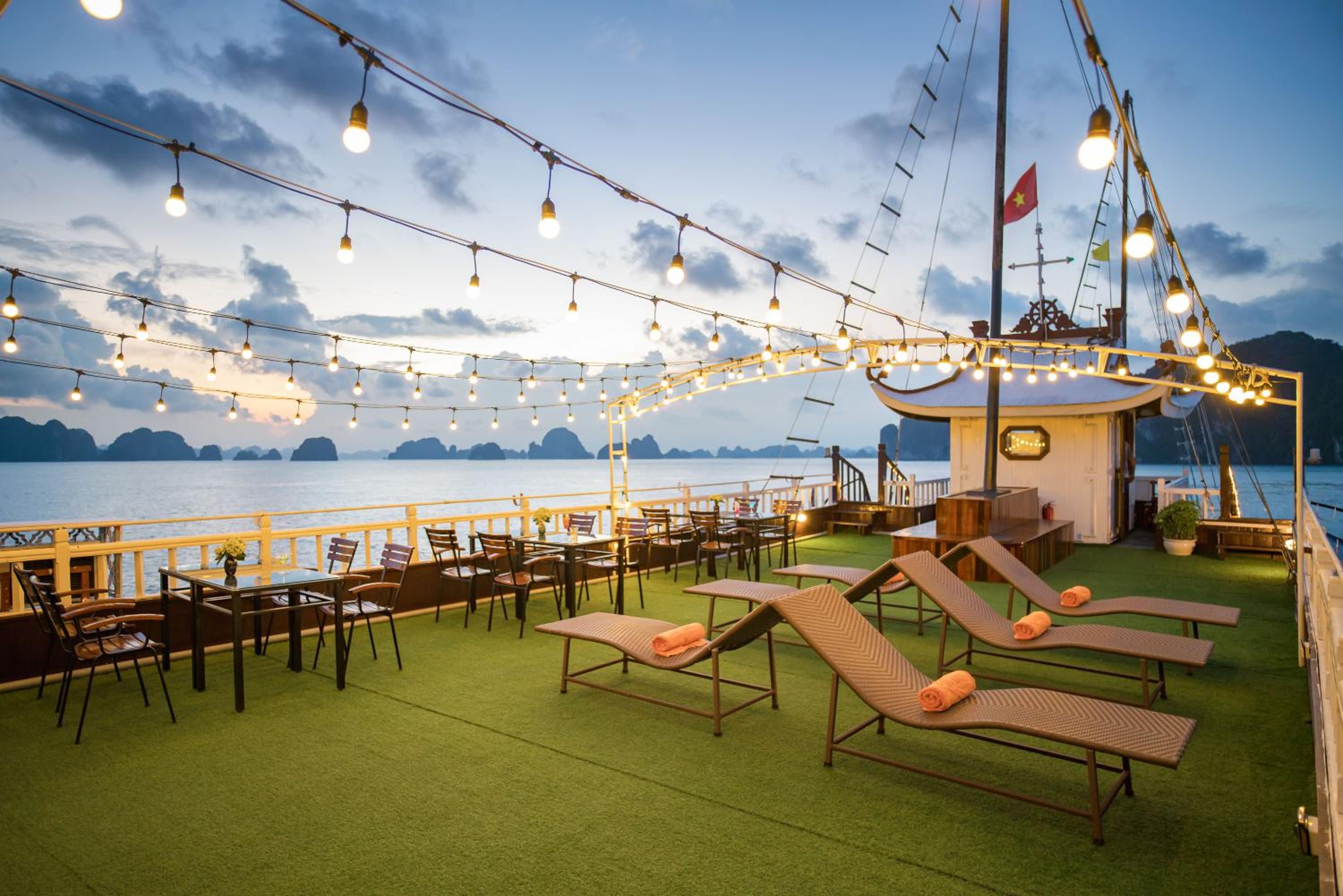 Renea Boutique Cruise