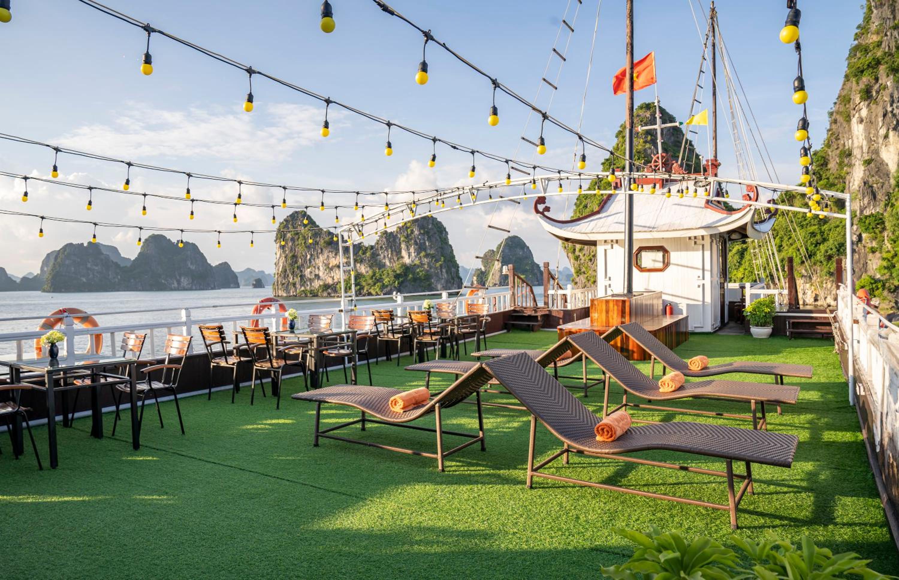 Renea Boutique Cruise