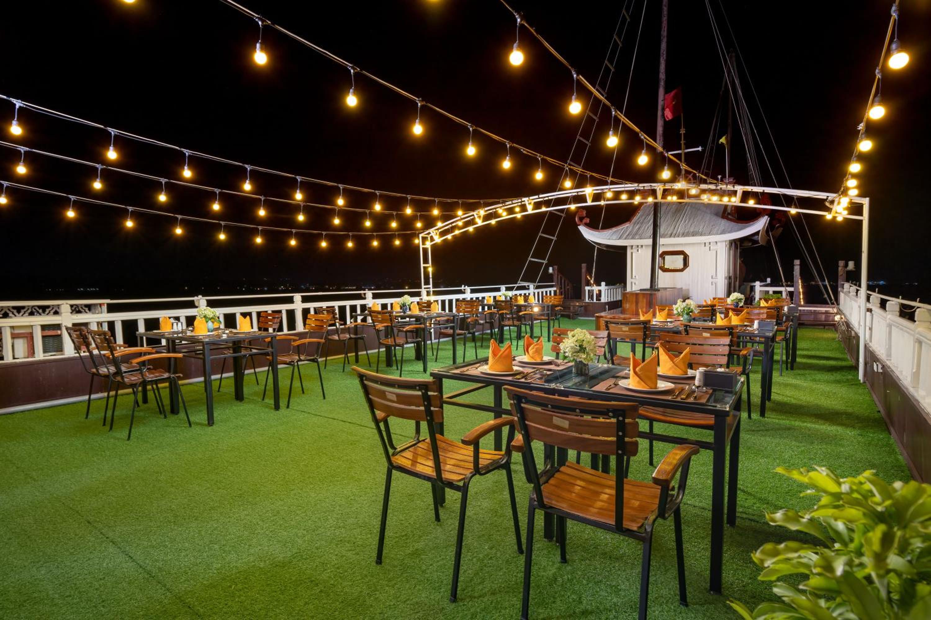Renea Boutique Cruise