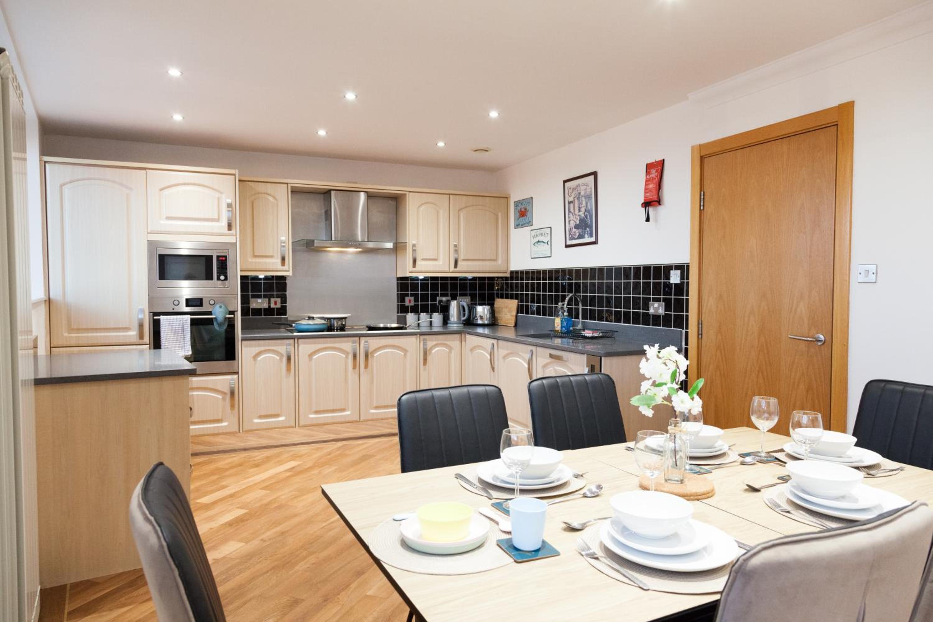 Weekly & Monthly stays in Penthouse for Contractors or Leisure Single or Superking beds available