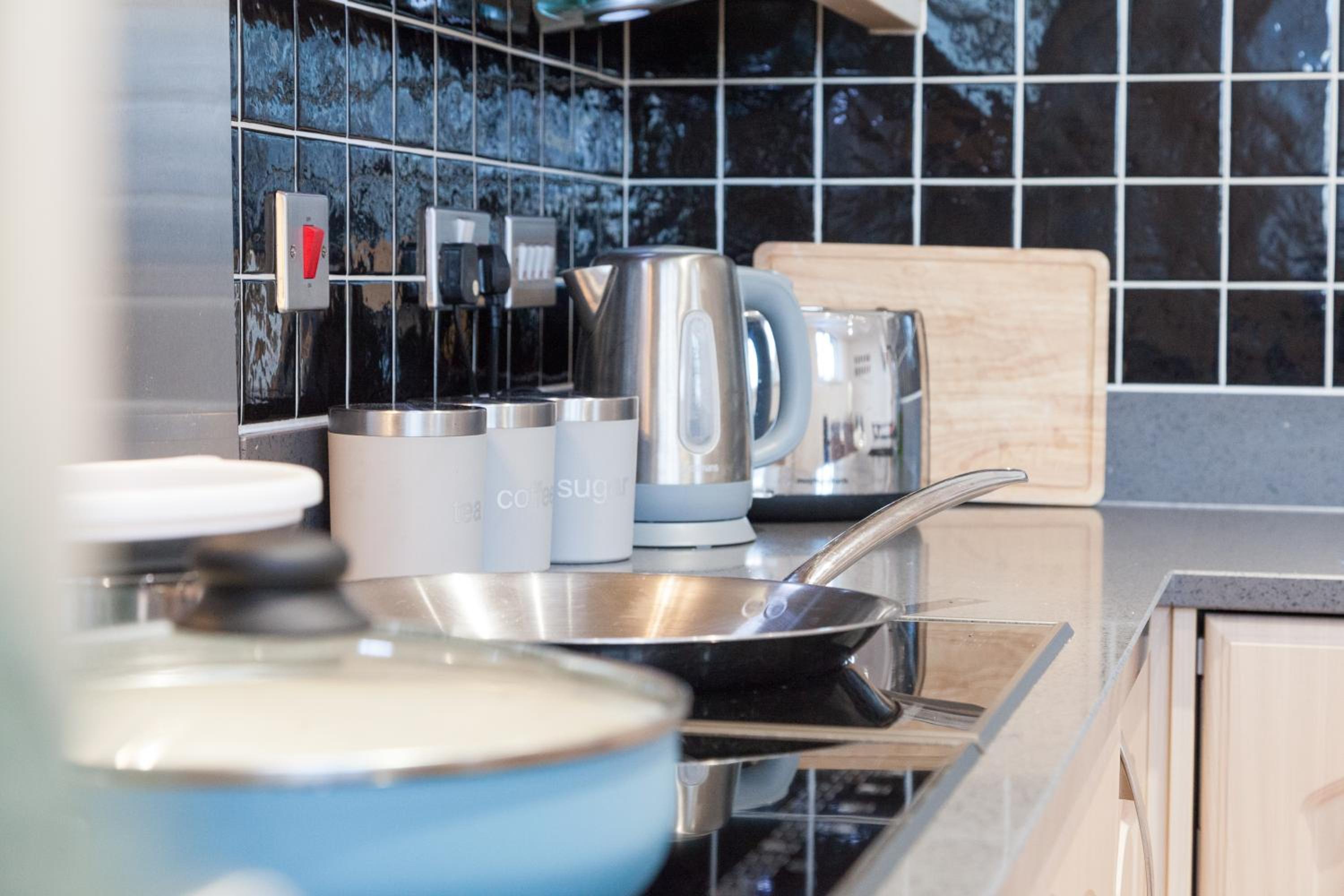Weekly & Monthly stays in Penthouse for Contractors or Leisure Single or Superking beds available