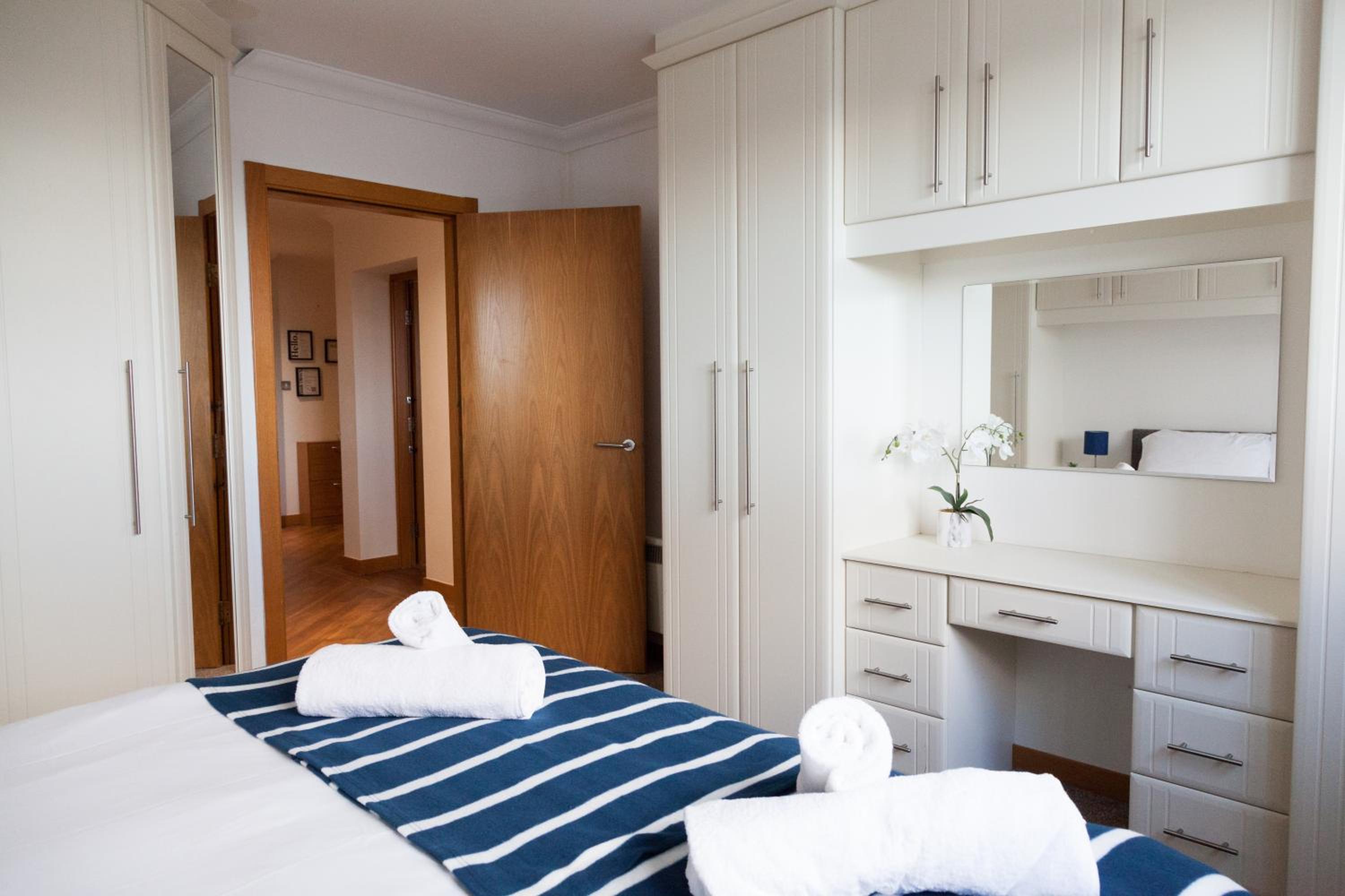 Weekly & Monthly stays in Penthouse for Contractors or Leisure Single or Superking beds available