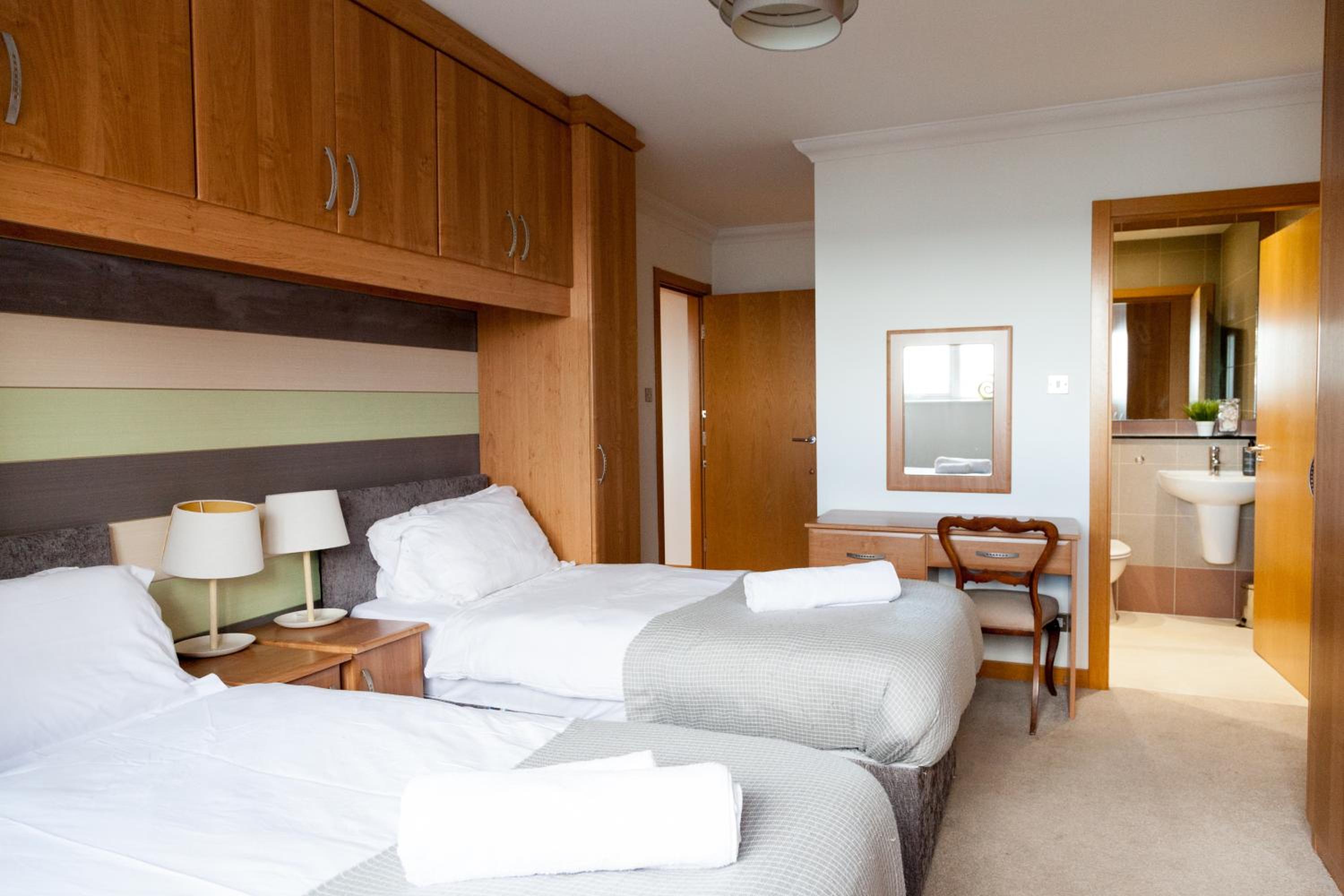 Weekly & Monthly stays in Penthouse for Contractors or Leisure Single or Superking beds available