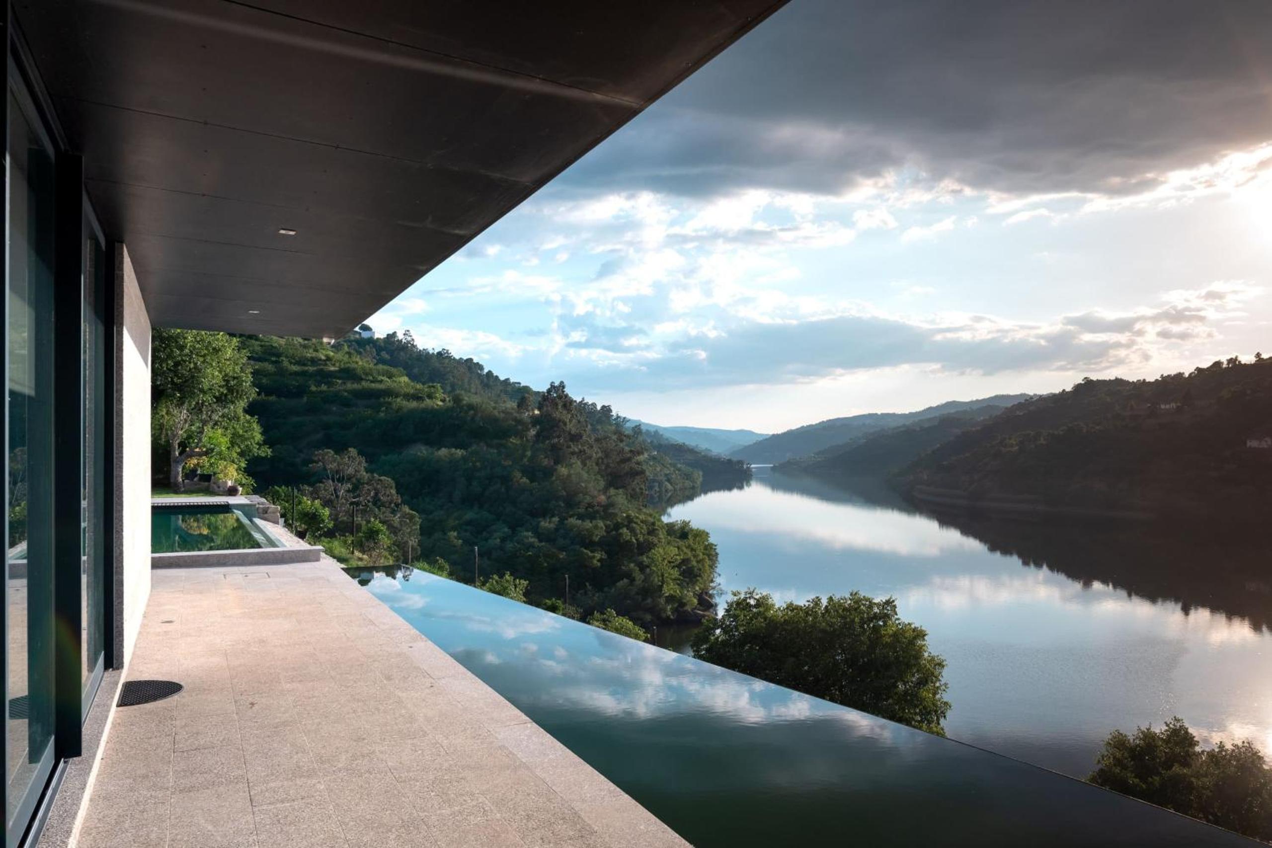 Feel Discovery Douro Cherry