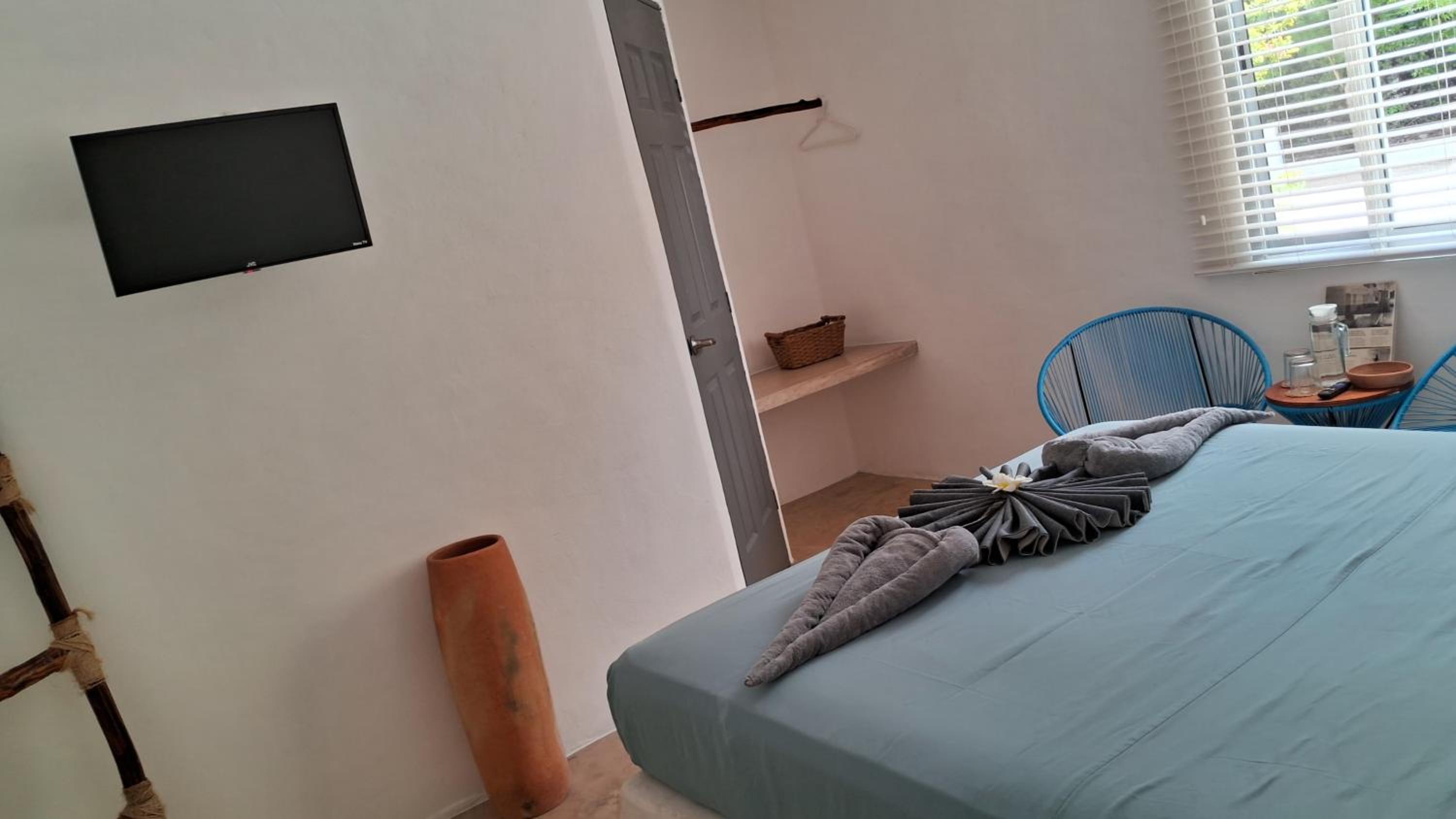 Photo 8