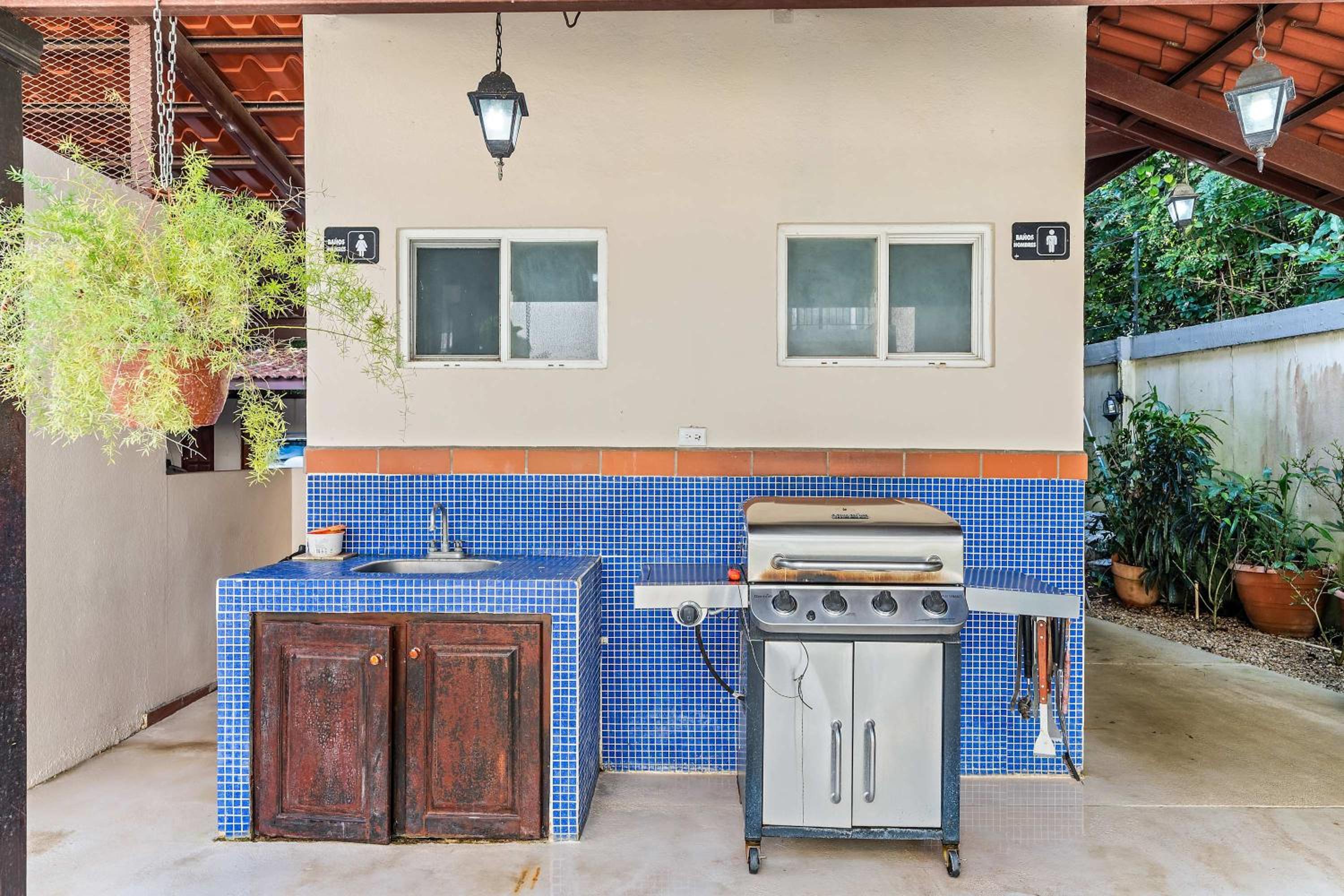 3-BD Beauty with Pool Near Beach