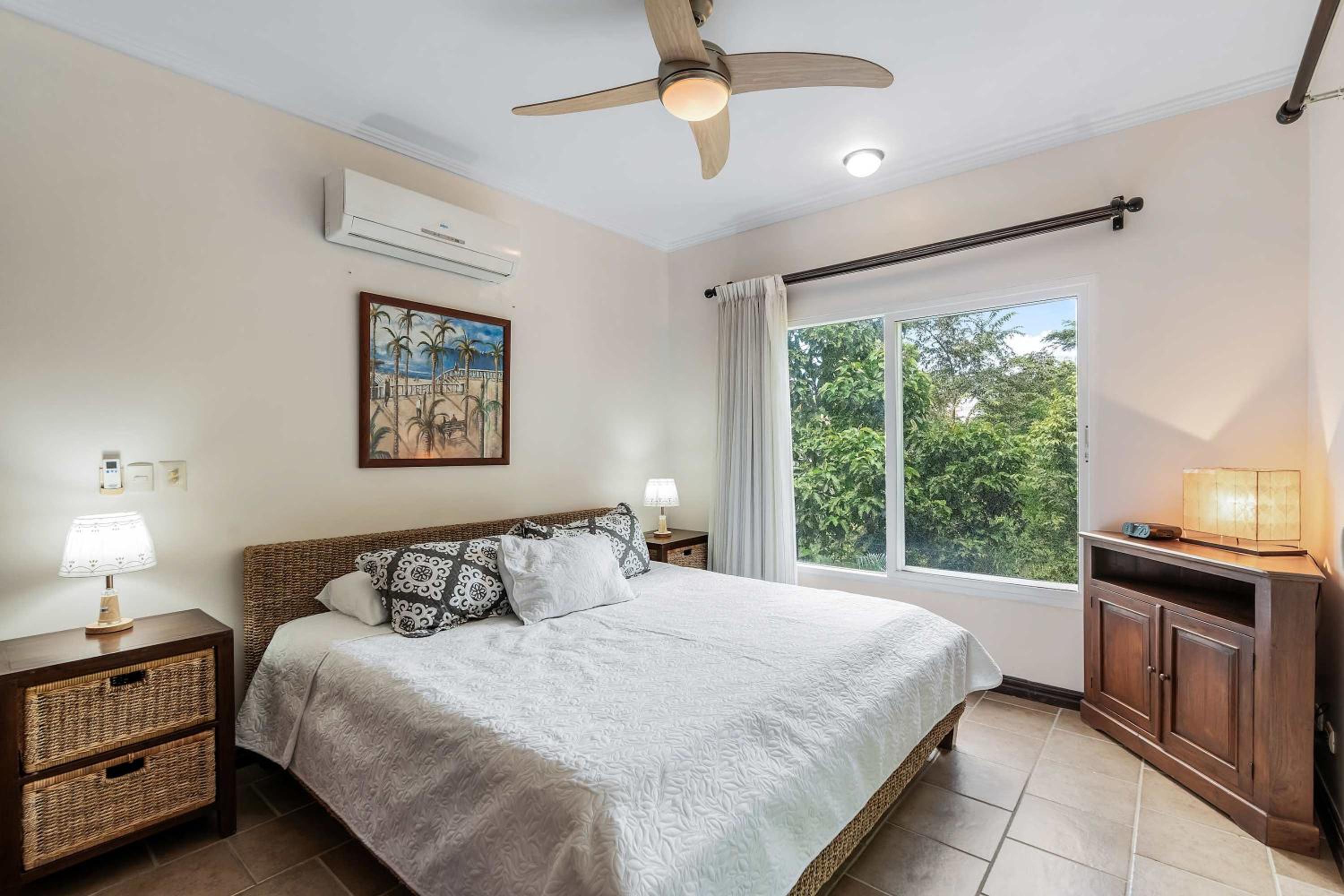 3-BD Beauty with Pool Near Beach