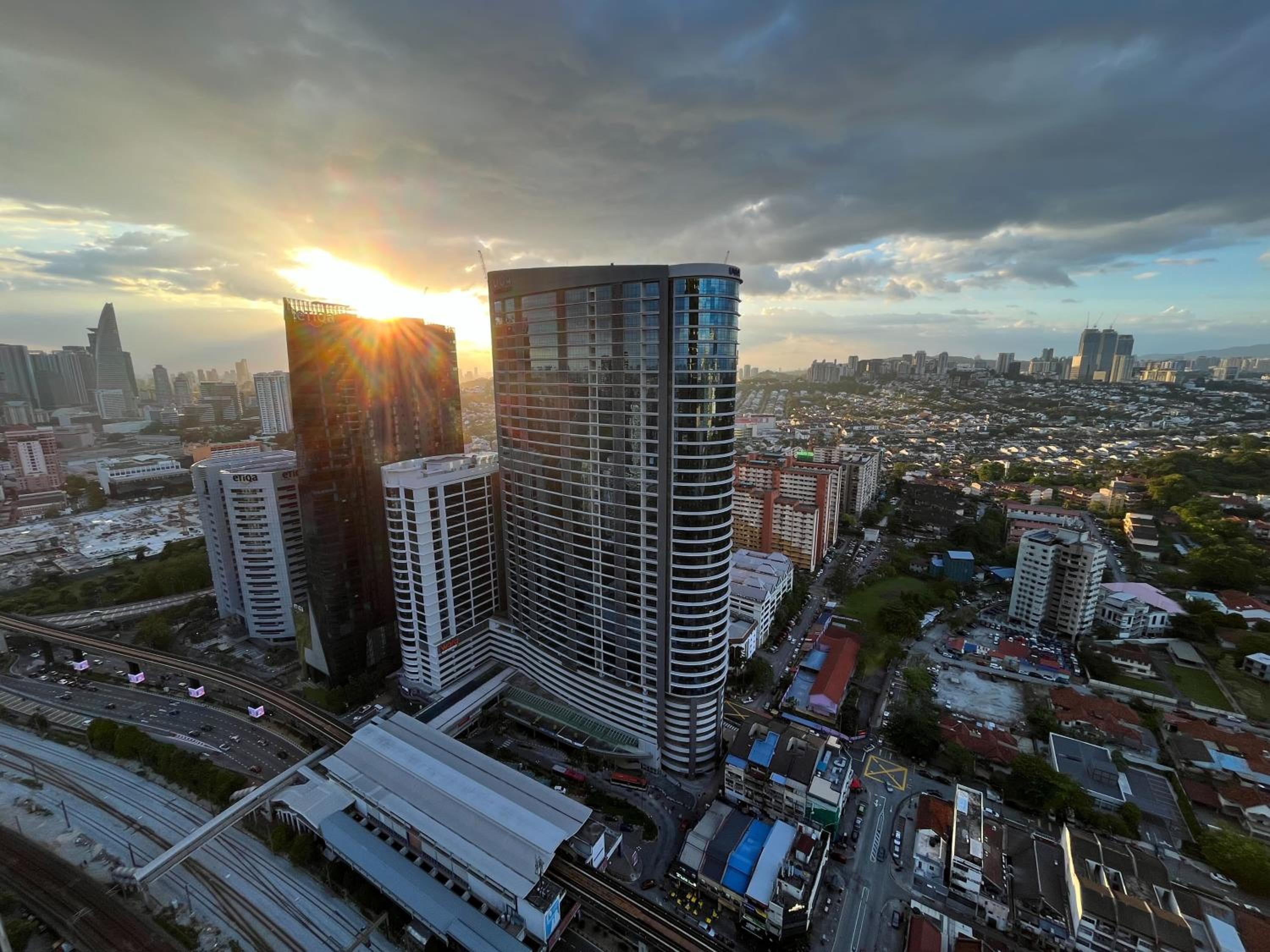 Four Season Suite - The Establishment Bangsar by Parallel Airbnb