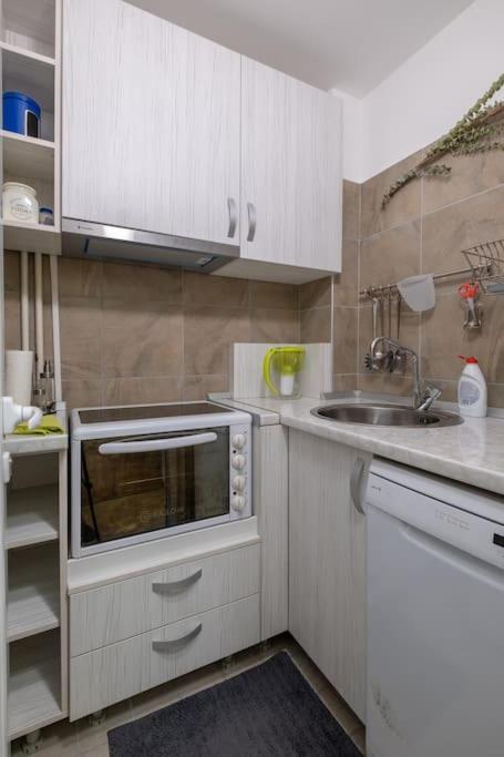 2BDR 2Bath freePARKING near NDK
