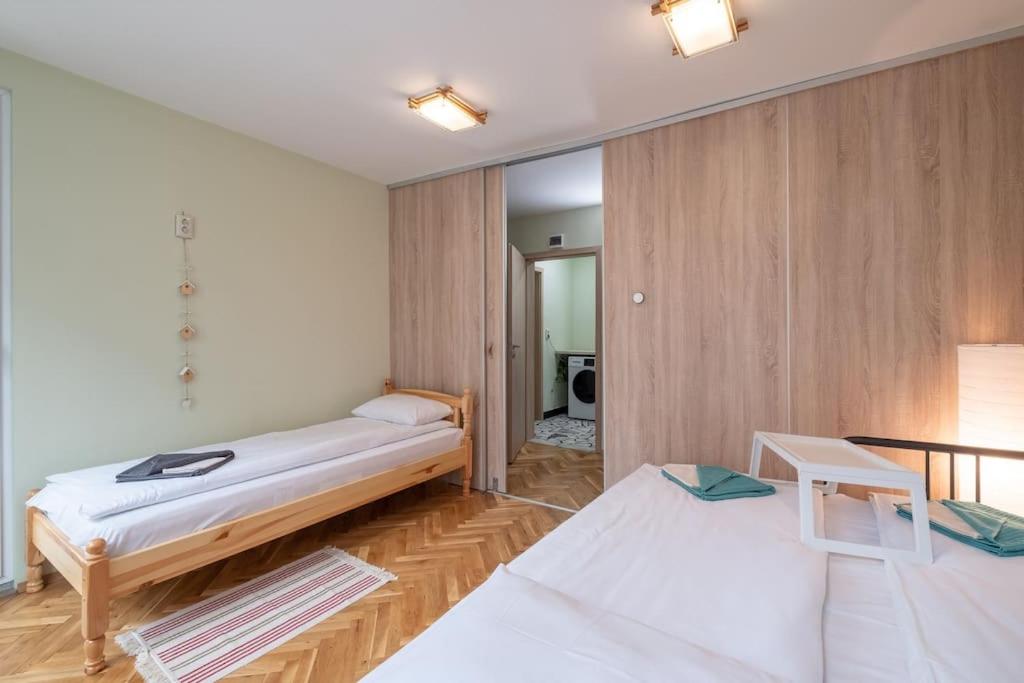2BDR 2Bath freePARKING near NDK