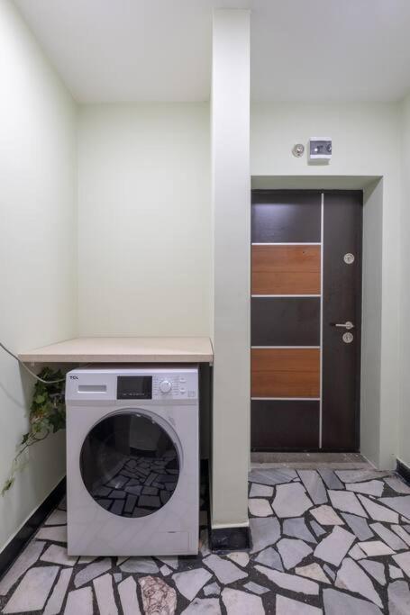 2BDR 2Bath freePARKING near NDK