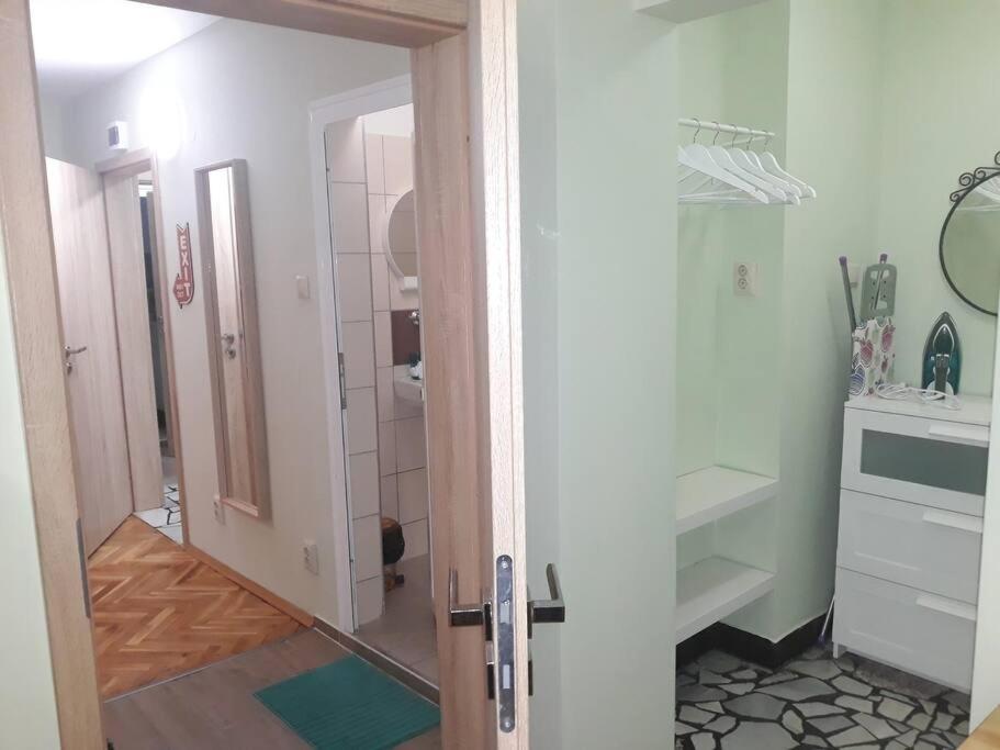 2BDR 2Bath freePARKING near NDK