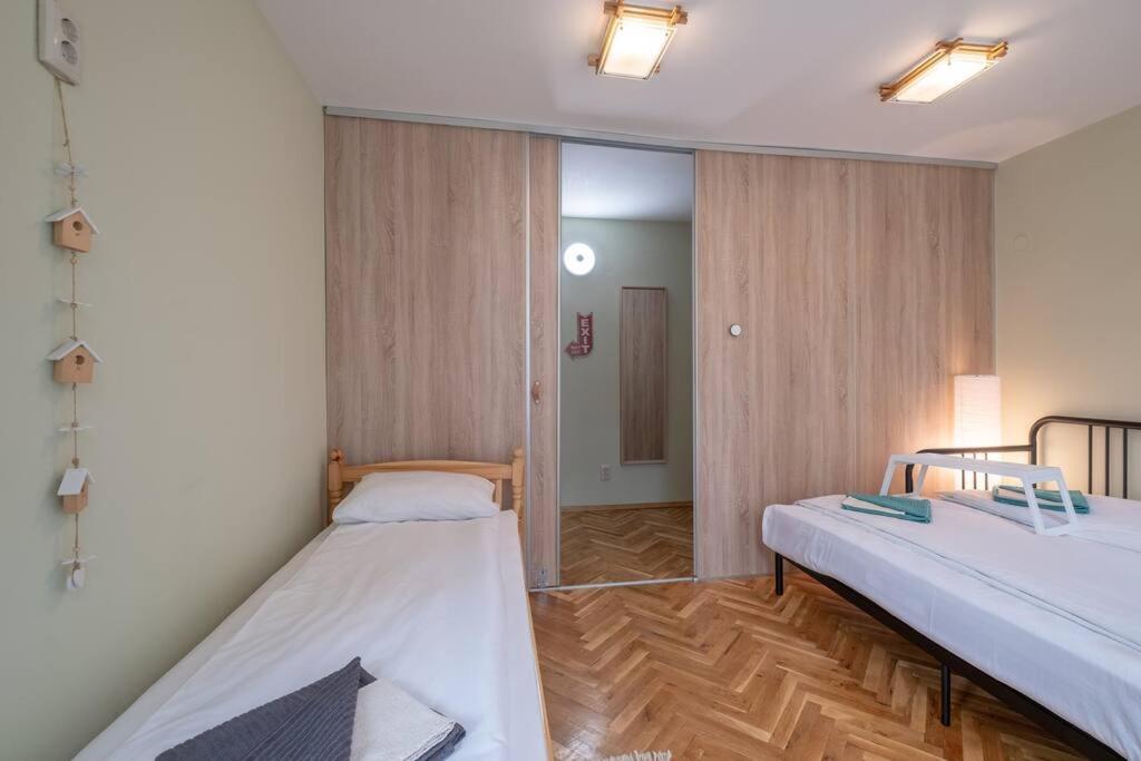 2BDR 2Bath freePARKING near NDK
