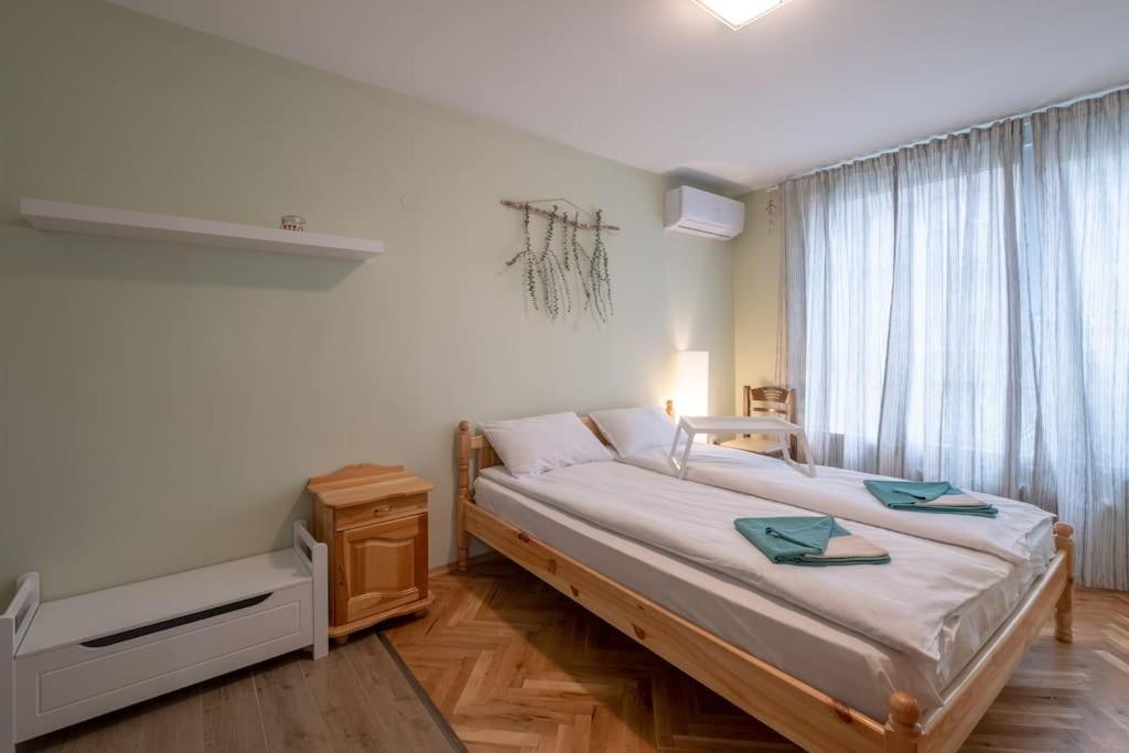 2BDR 2Bath freePARKING near NDK