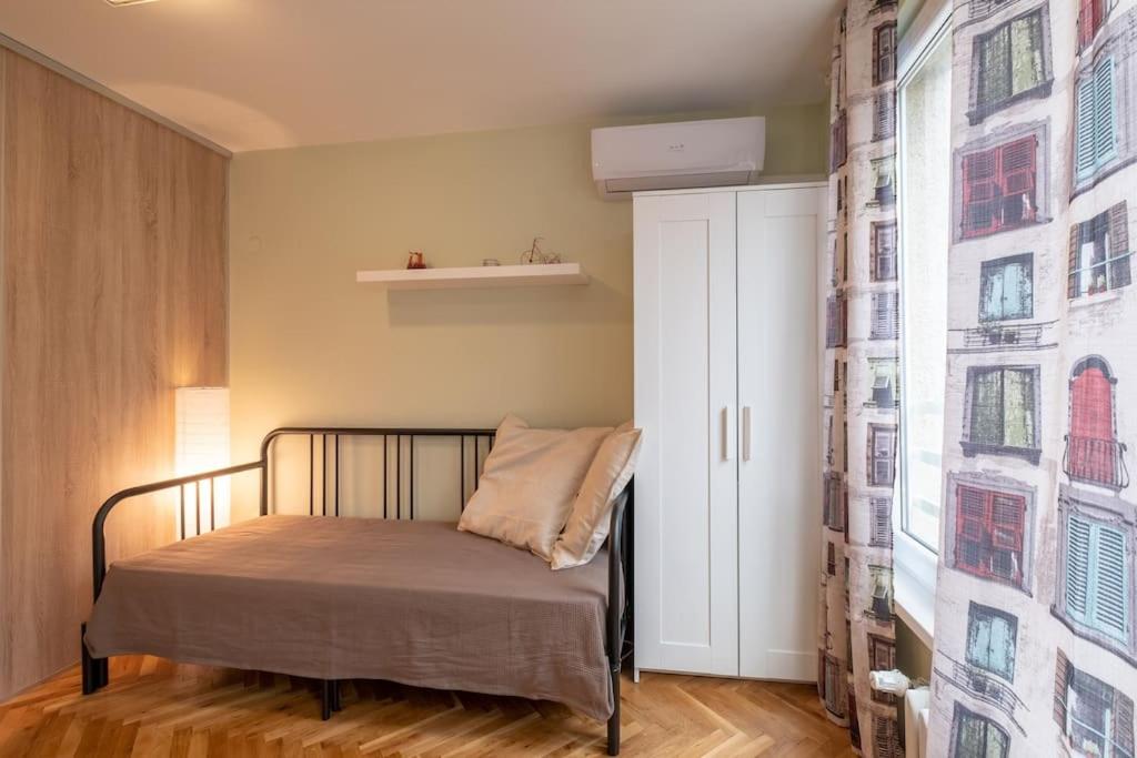 2BDR 2Bath freePARKING near NDK
