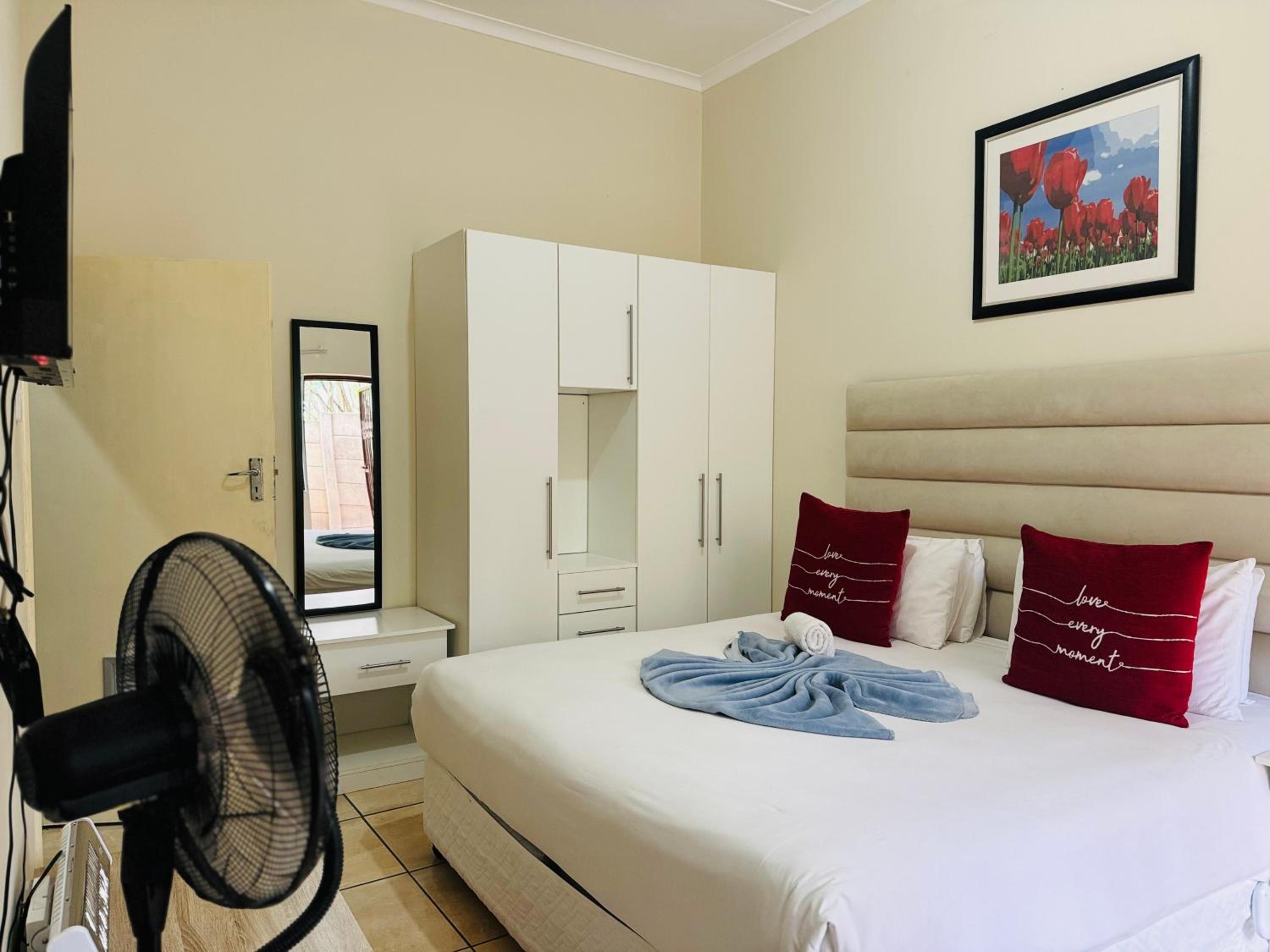 Twenty 4 Hr Self-Catering Accomodation view 4