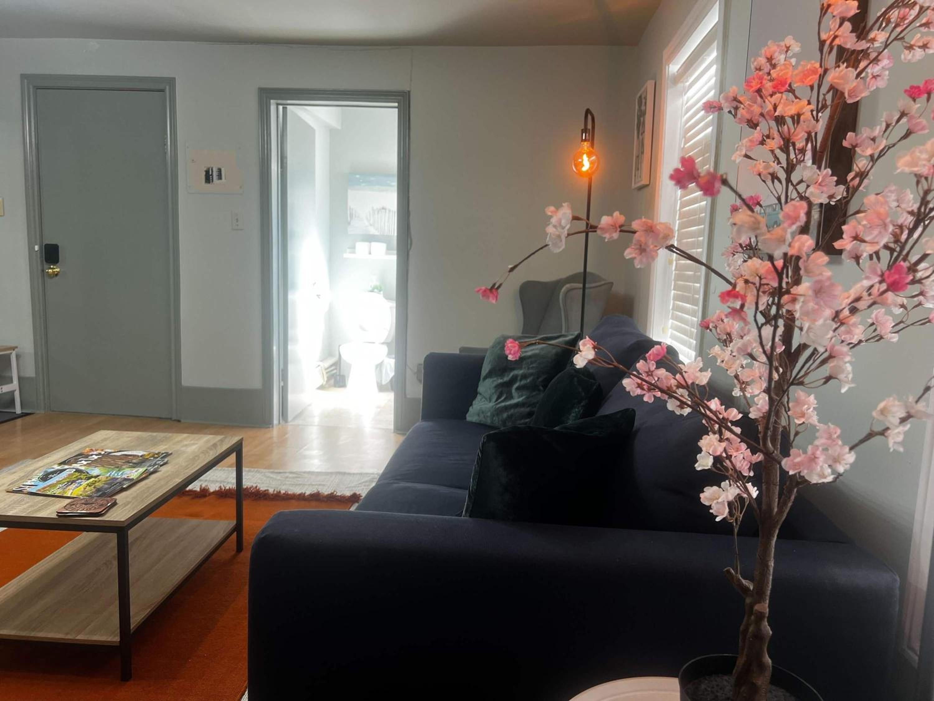 Green Grove Heritage-Style Retreat with Nature-Inspired Decor, Unit #1