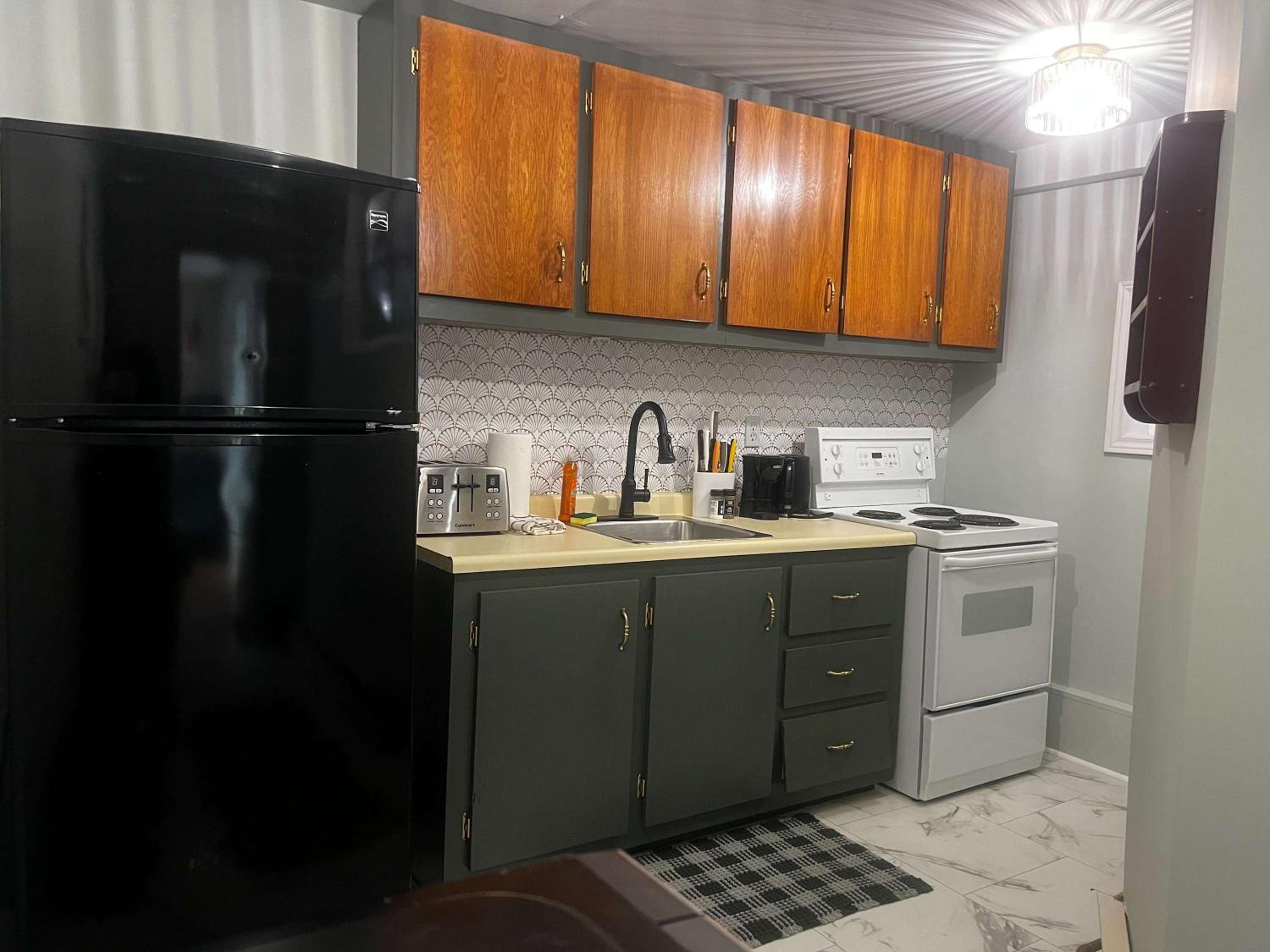 Green Grove Heritage-Style Retreat with Nature-Inspired Decor, Unit #1