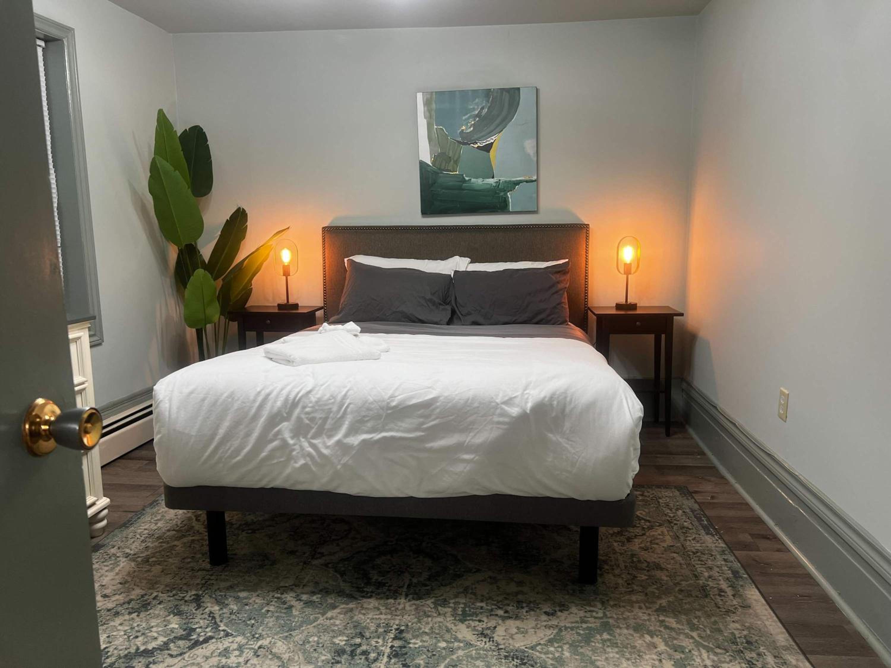 Green Grove Heritage-Style Retreat with Nature-Inspired Decor, Unit #1