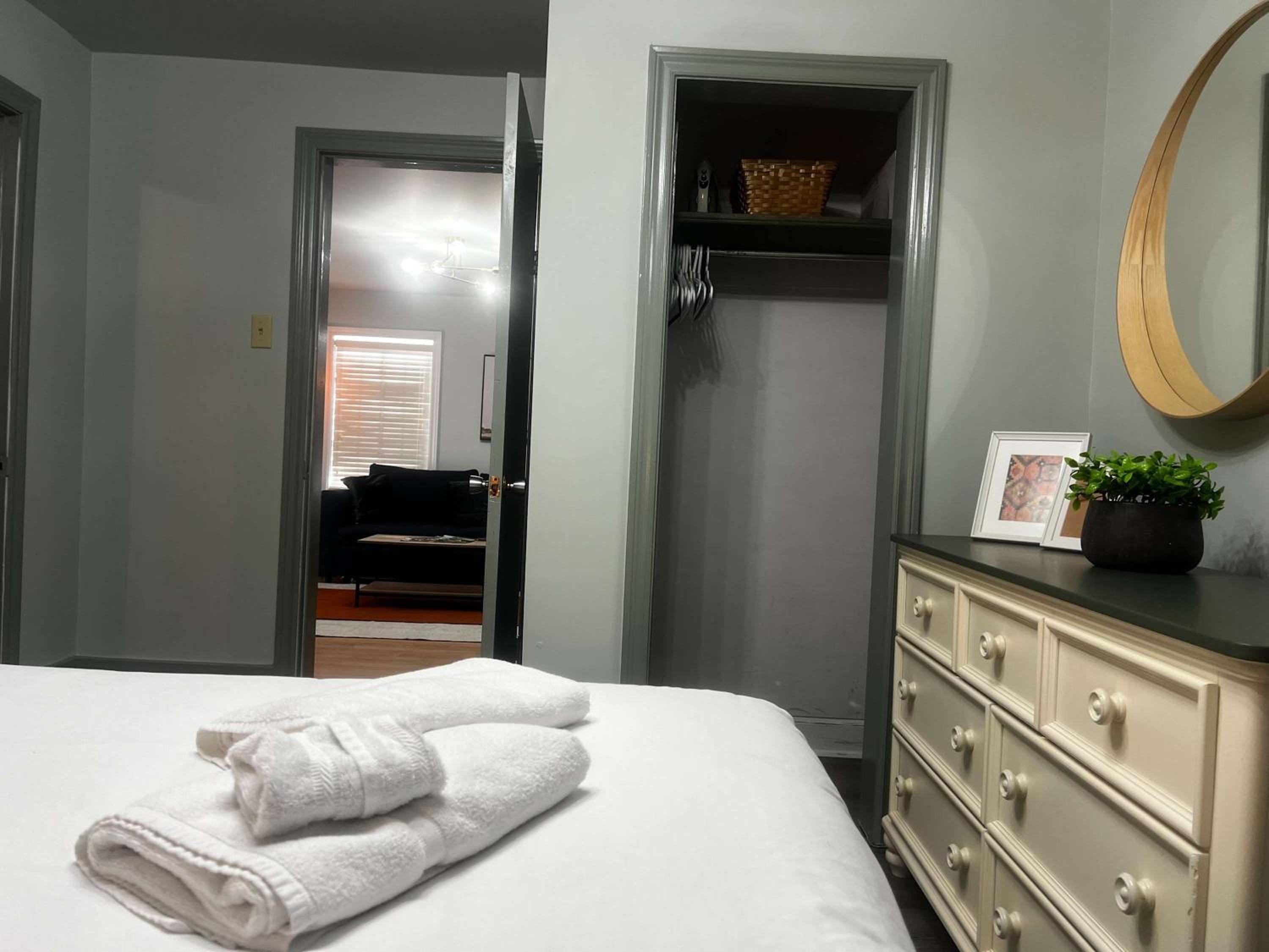 Green Grove Heritage-Style Retreat with Nature-Inspired Decor, Unit #1