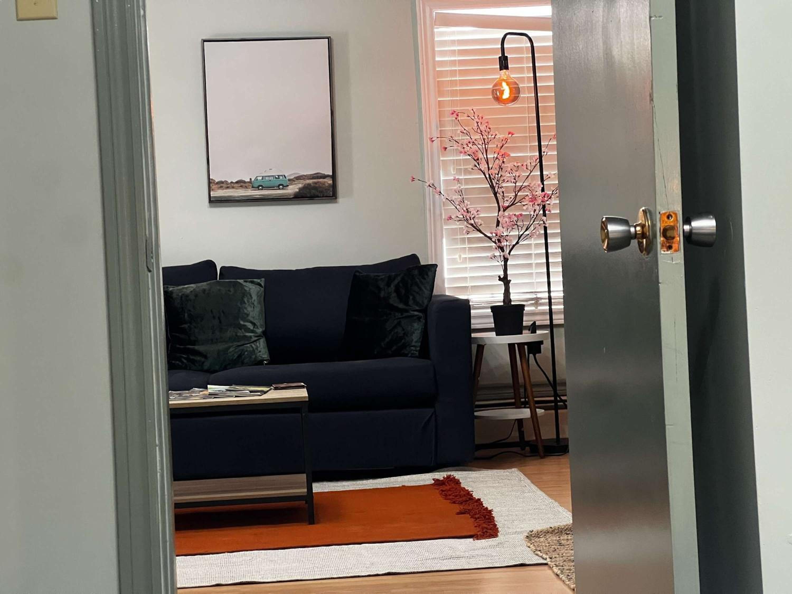 Green Grove Heritage-Style Retreat with Nature-Inspired Decor, Unit #1