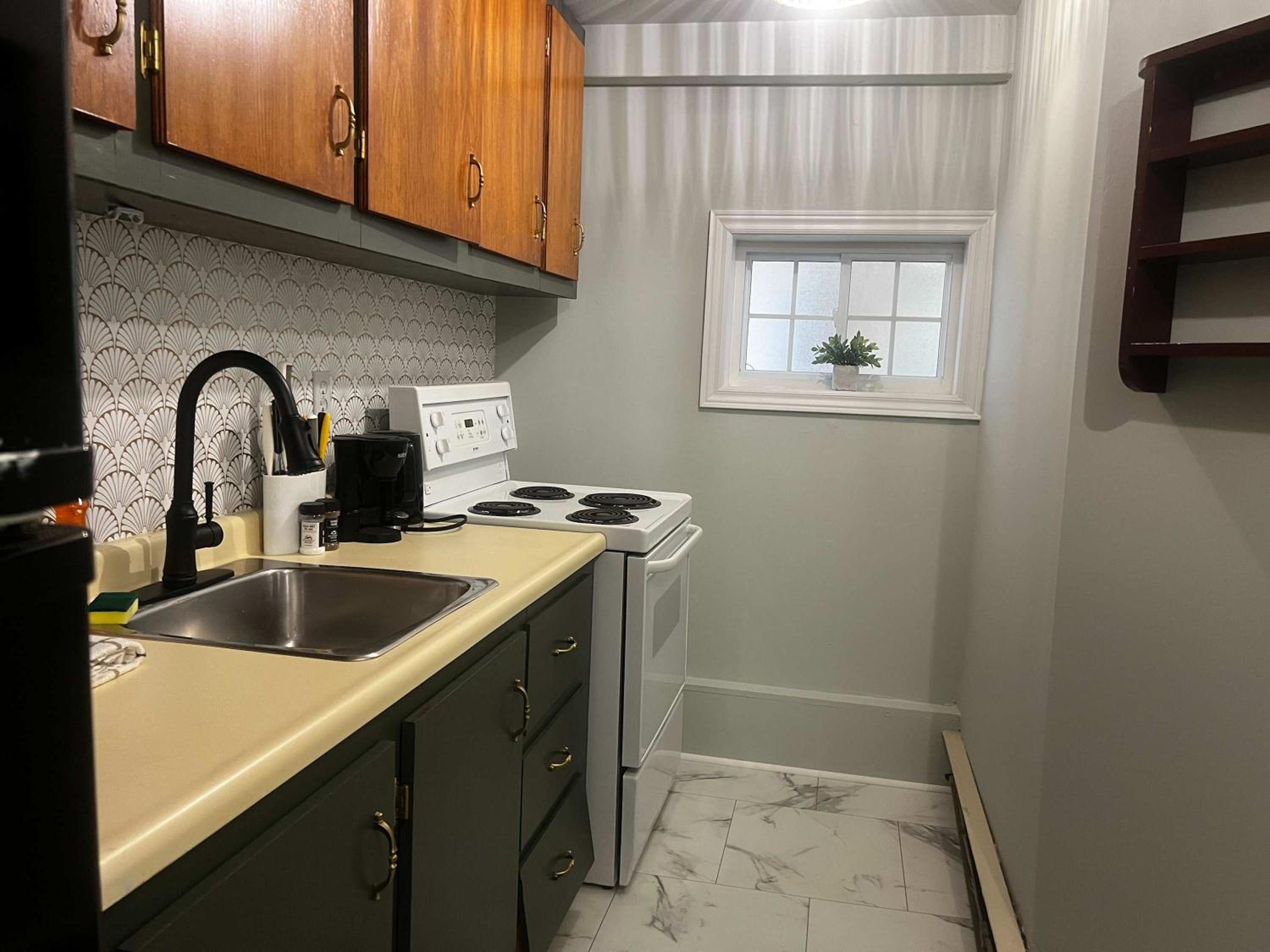 Green Grove Heritage-Style Retreat with Nature-Inspired Decor, Unit #1