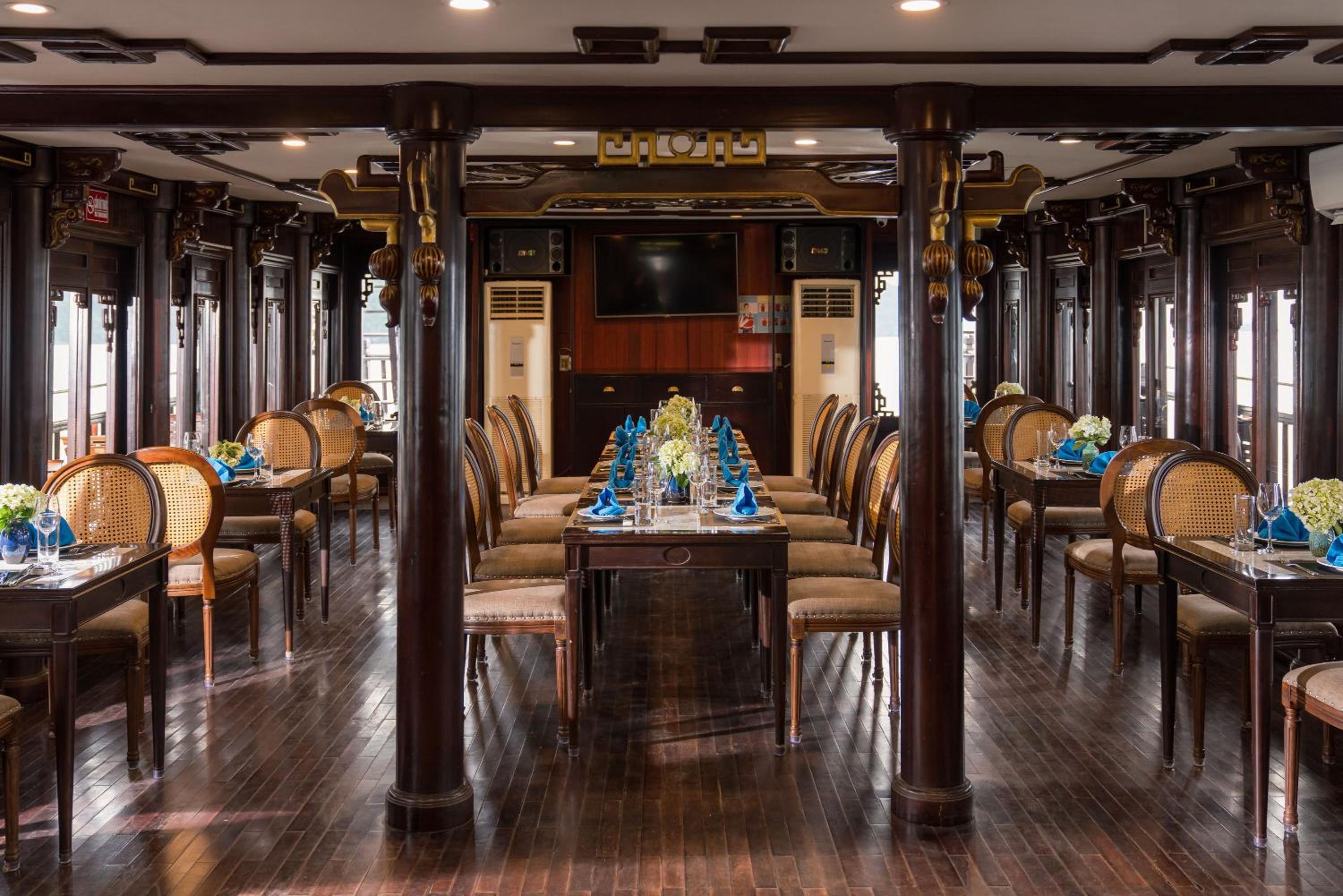 Renea Boutique Cruise