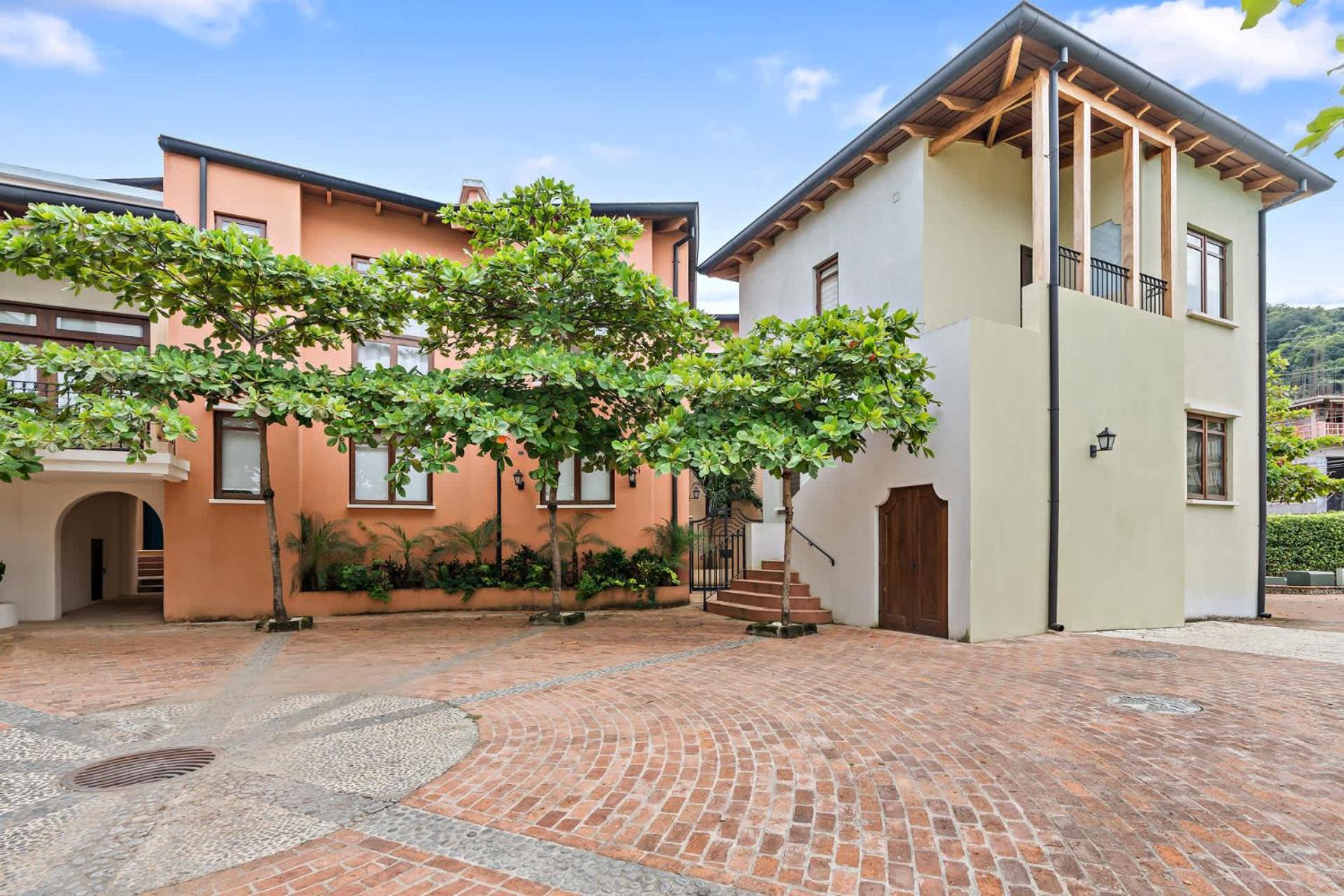 Stylish Condo in the Heart of Las Catalinas with Vibrant Design & Exclusive Beach Club Access