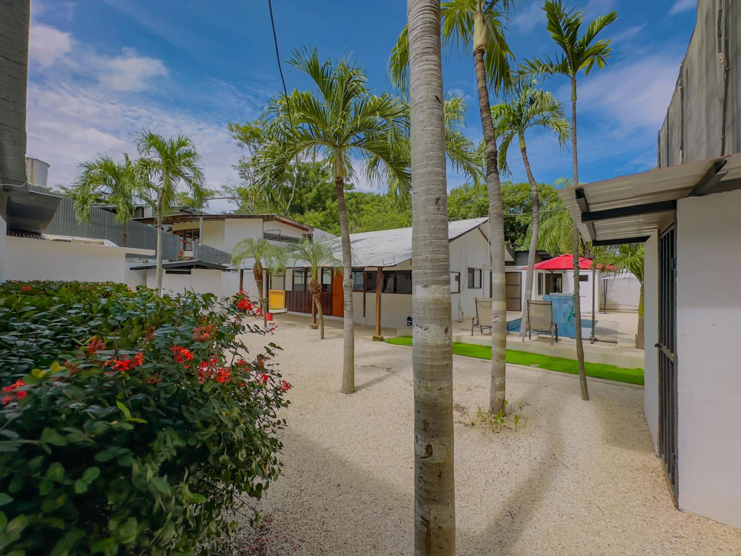 Happy House 4 Bed 3 Bath Private Pool