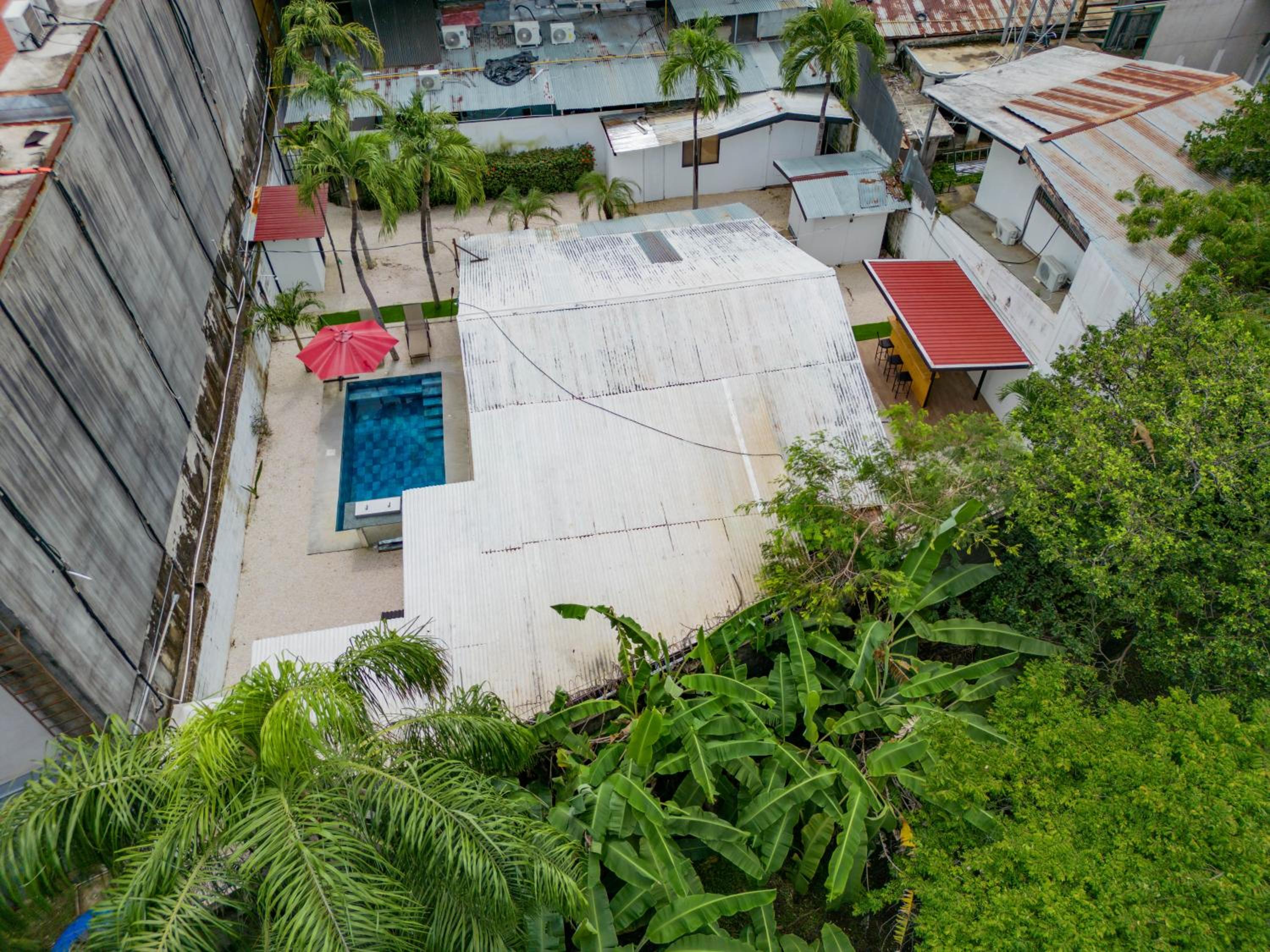 Happy House 4 Bed 3 Bath Private Pool