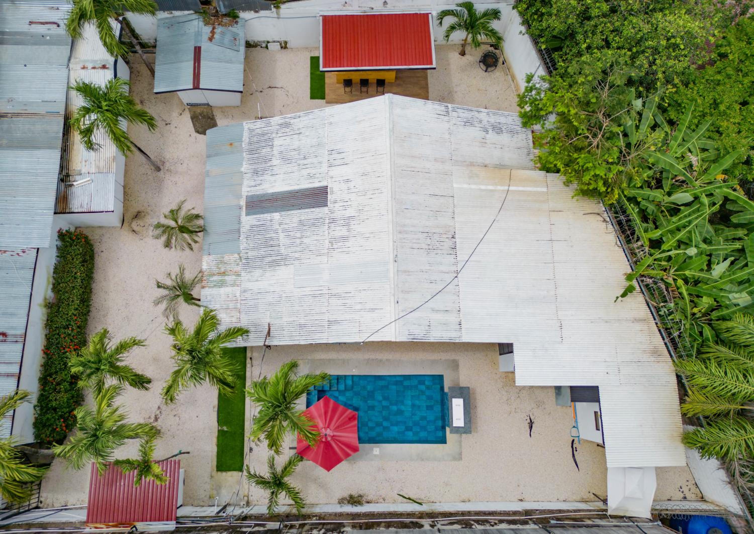 Happy House 4 Bed 3 Bath Private Pool