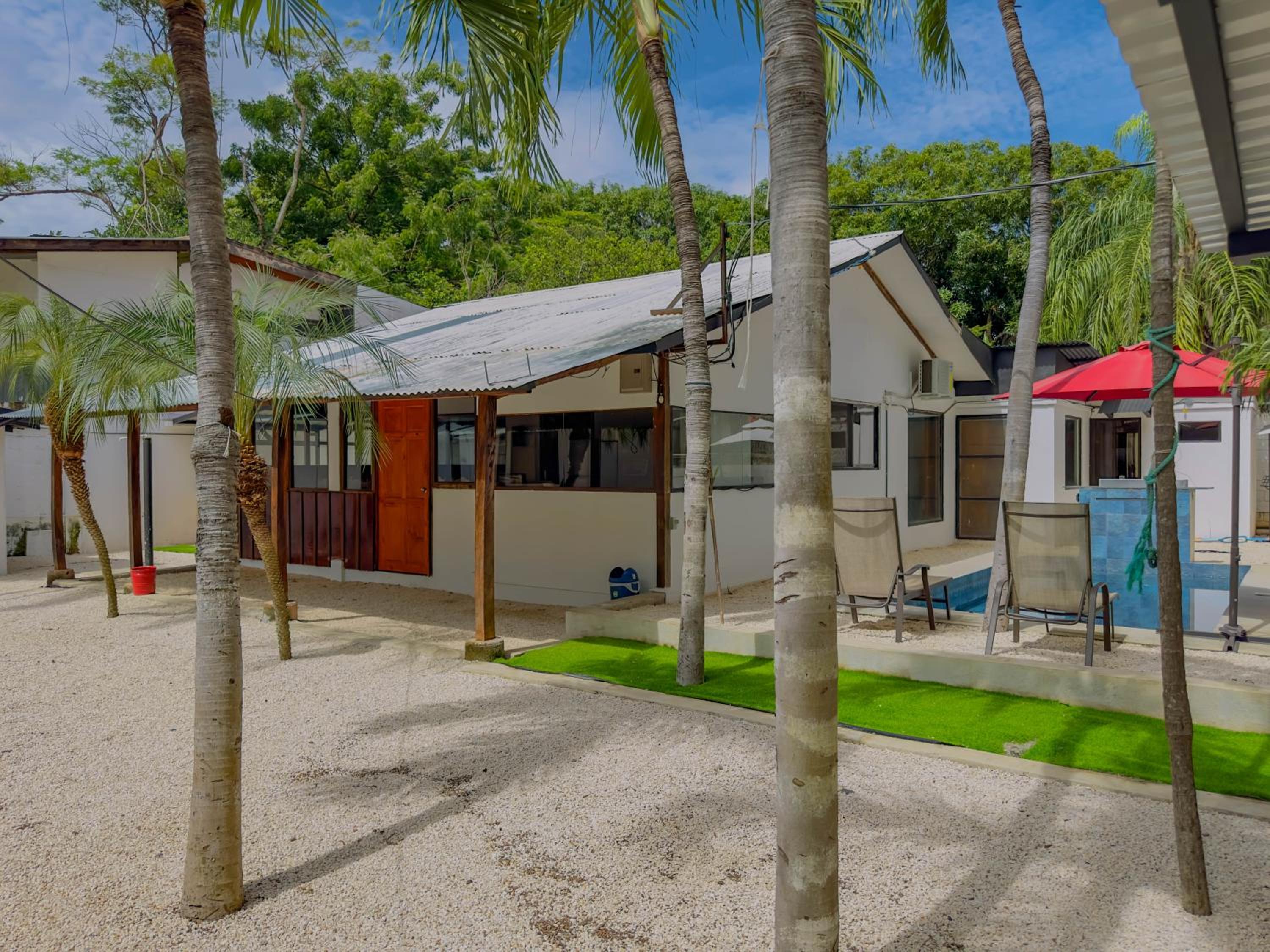 Happy House 4 Bed 3 Bath Private Pool