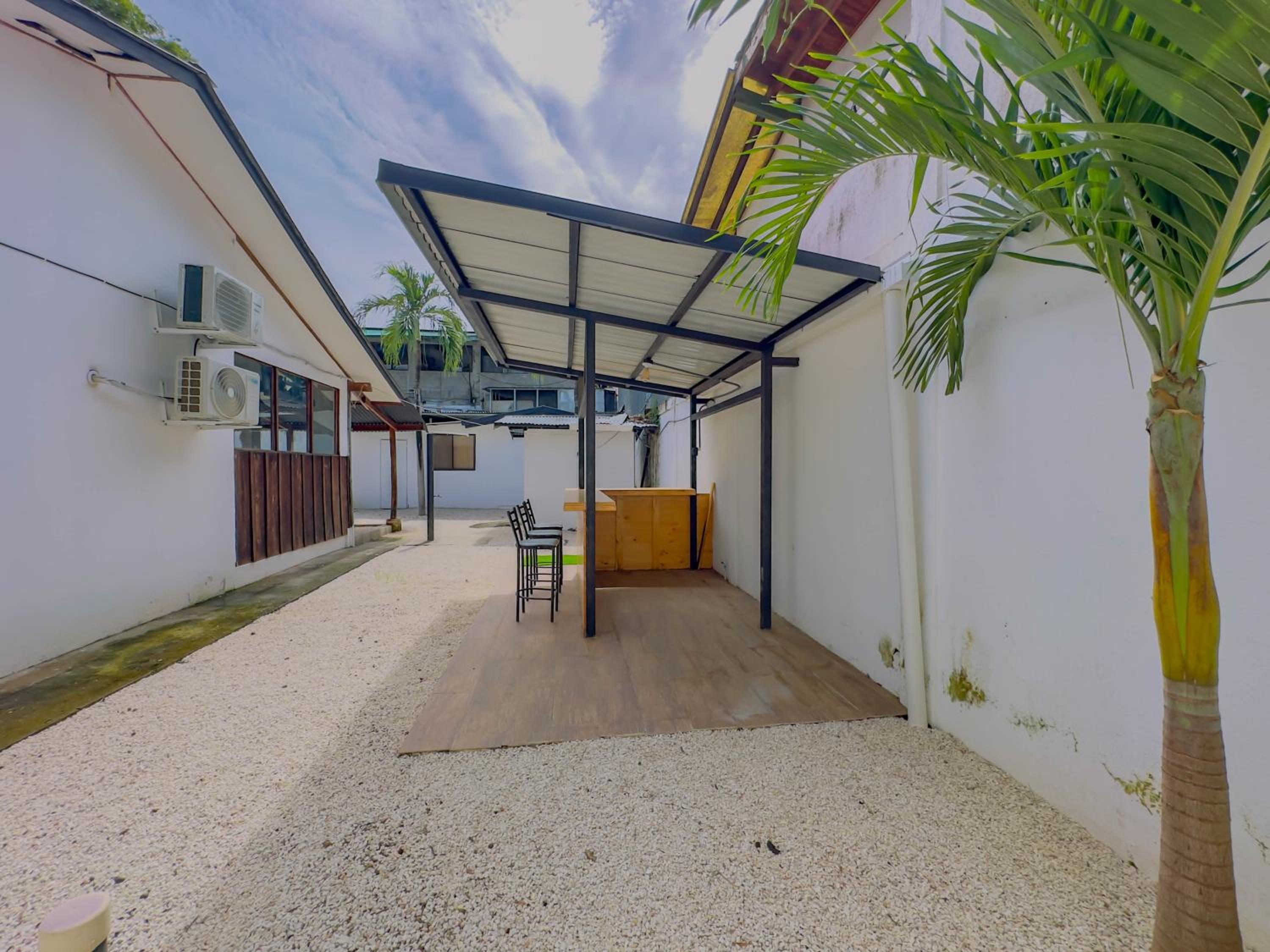 Happy House 4 Bed 3 Bath Private Pool