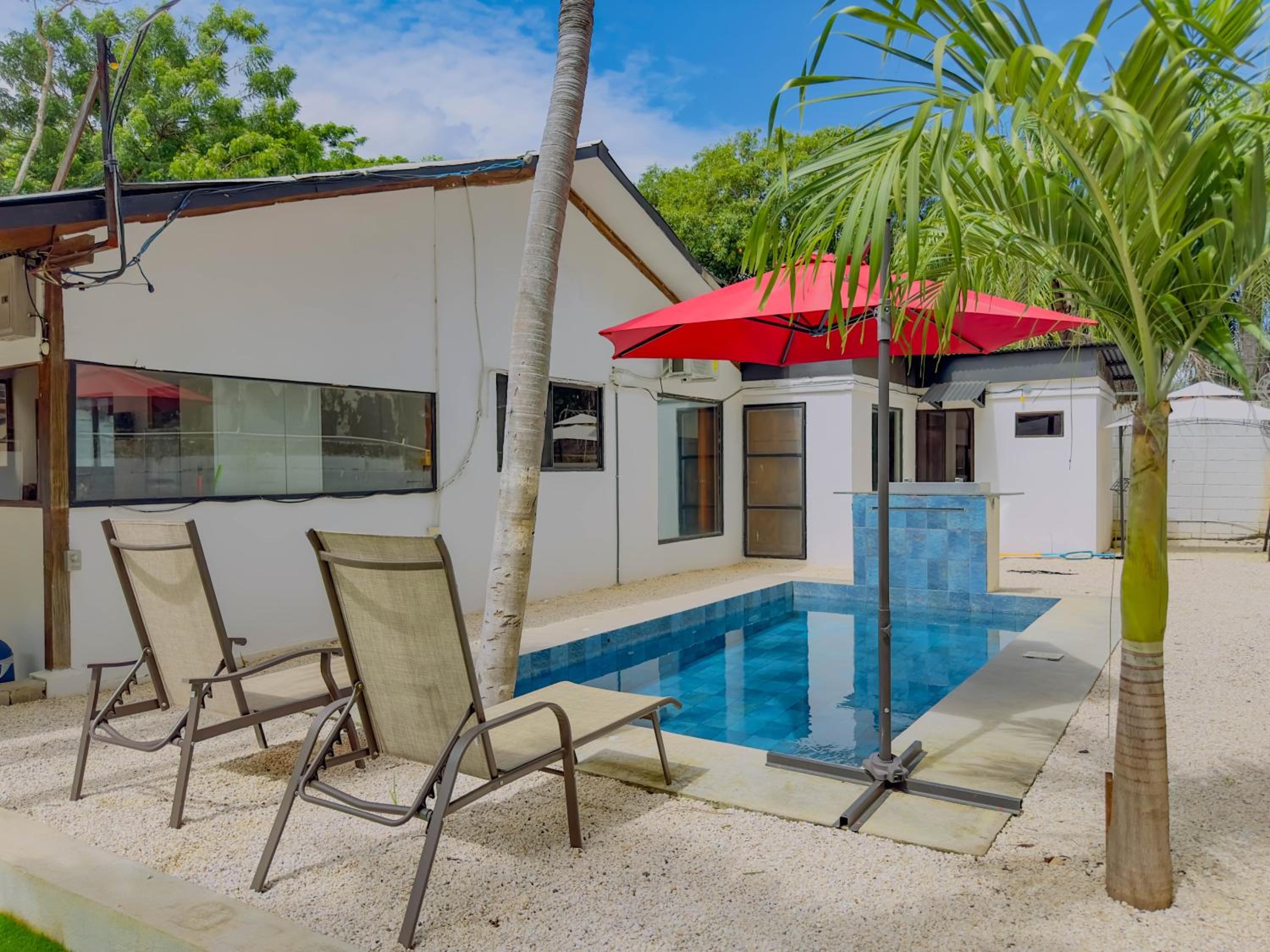 Happy House 4 Bed 3 Bath Private Pool