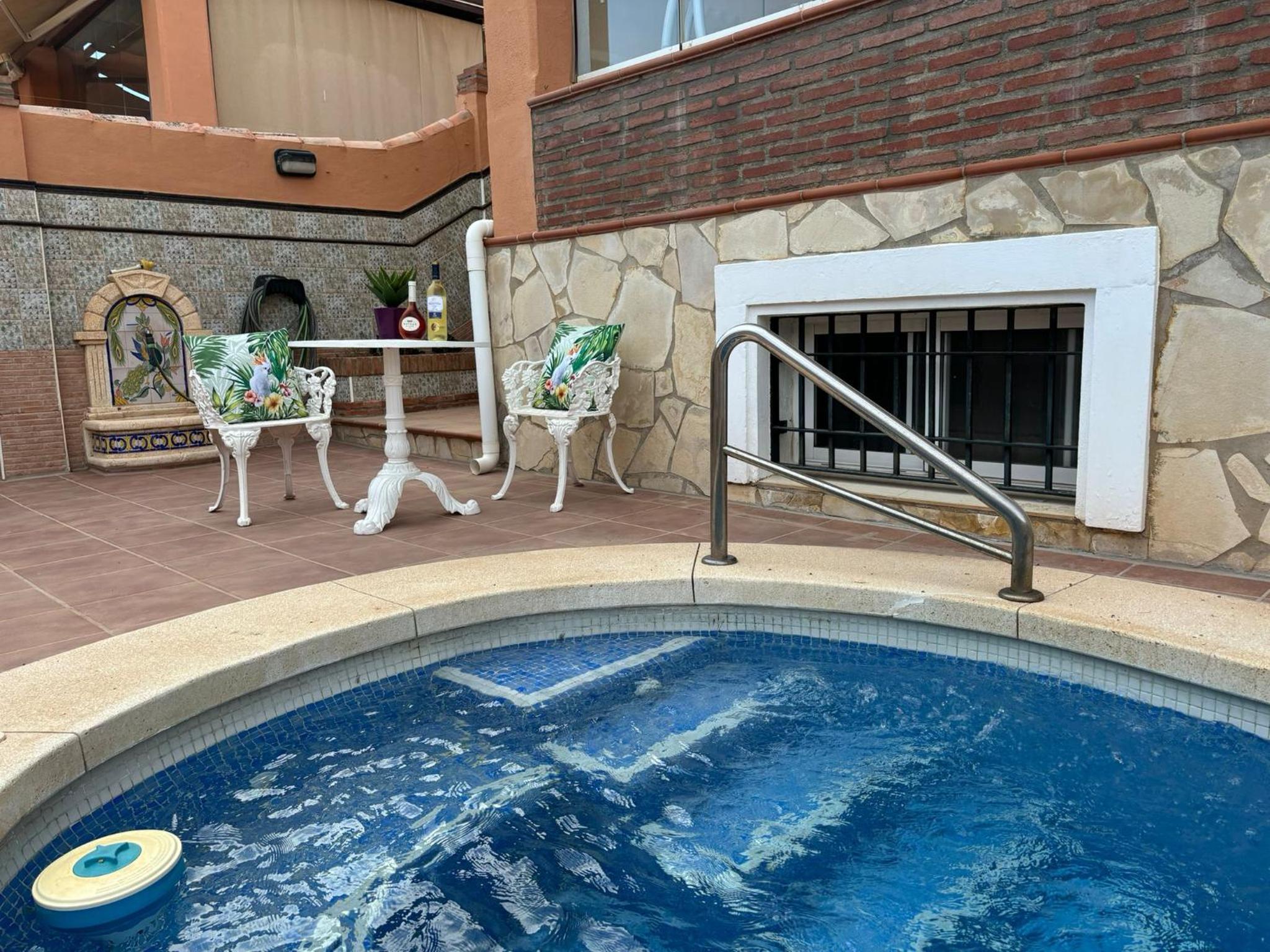 Chalet con piscina privada en primera línea de playa