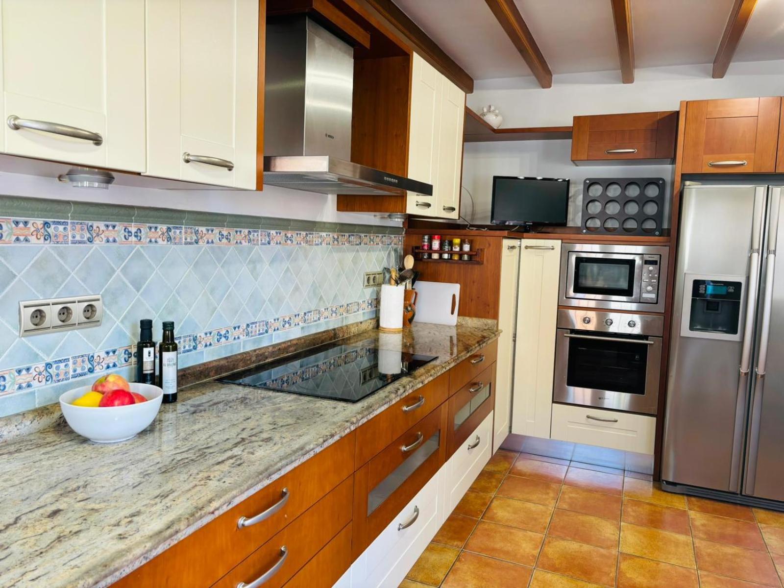 Chalet con piscina privada en primera línea de playa