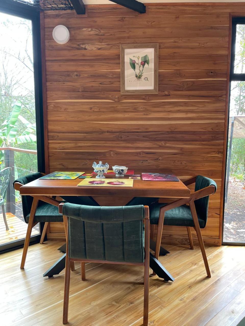 Mogambo Ecolodge