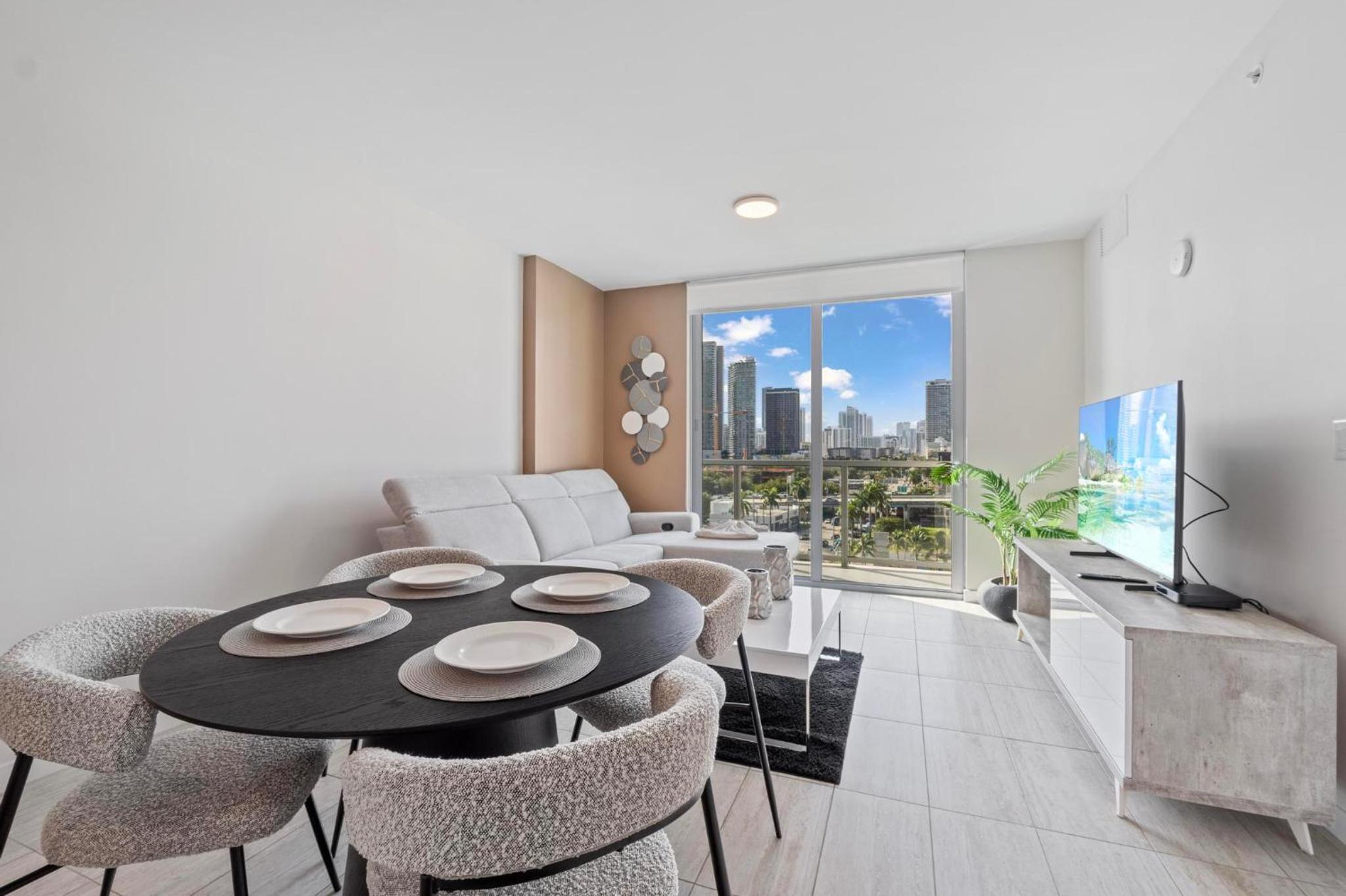 LUXURY NEW CONDO AT MIAMI DESIGN DISTRICT