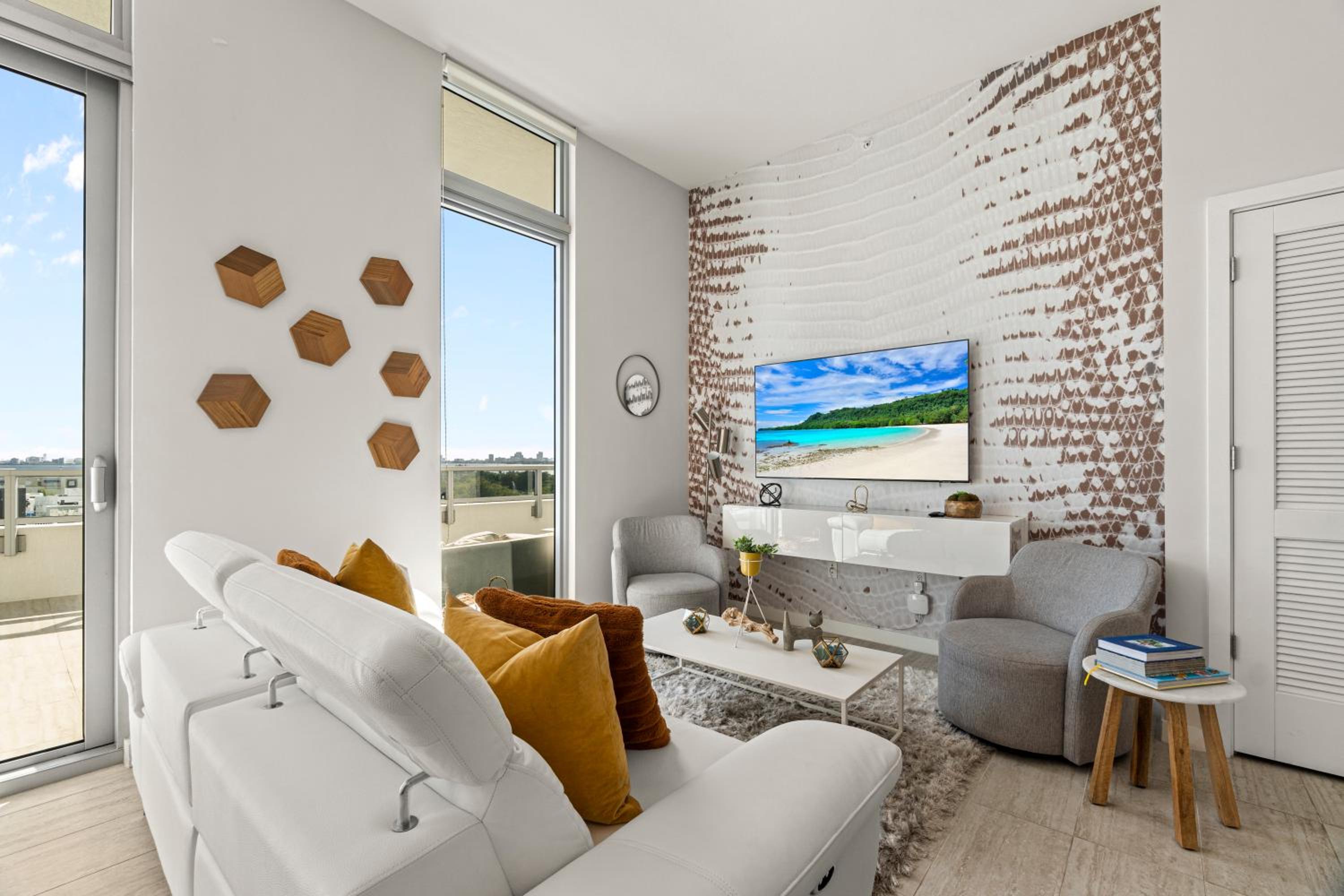 LUXURY NEW CONDO AT MIAMI DESIGN DISTRICT