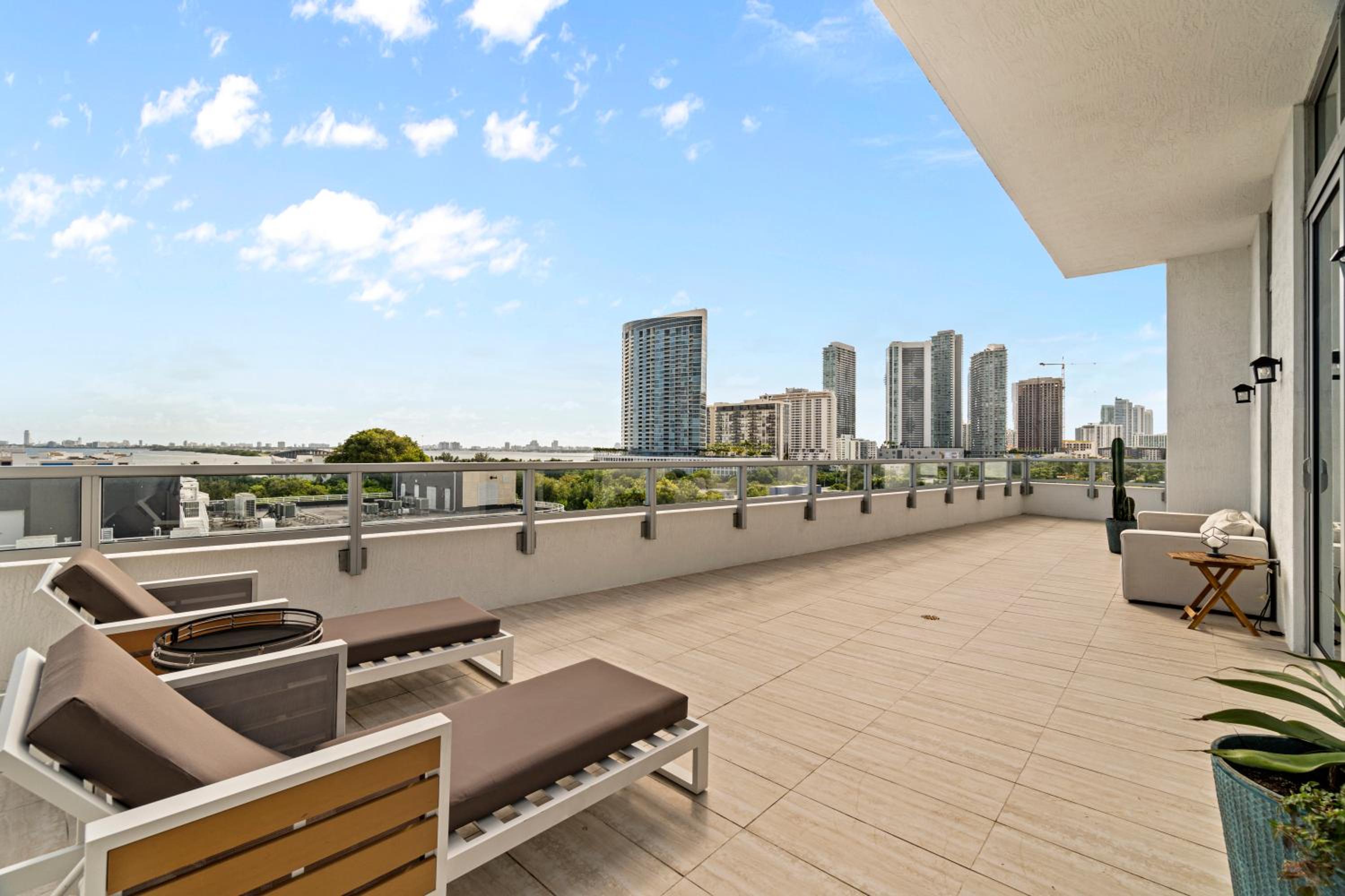 LUXURY NEW CONDO AT MIAMI DESIGN DISTRICT