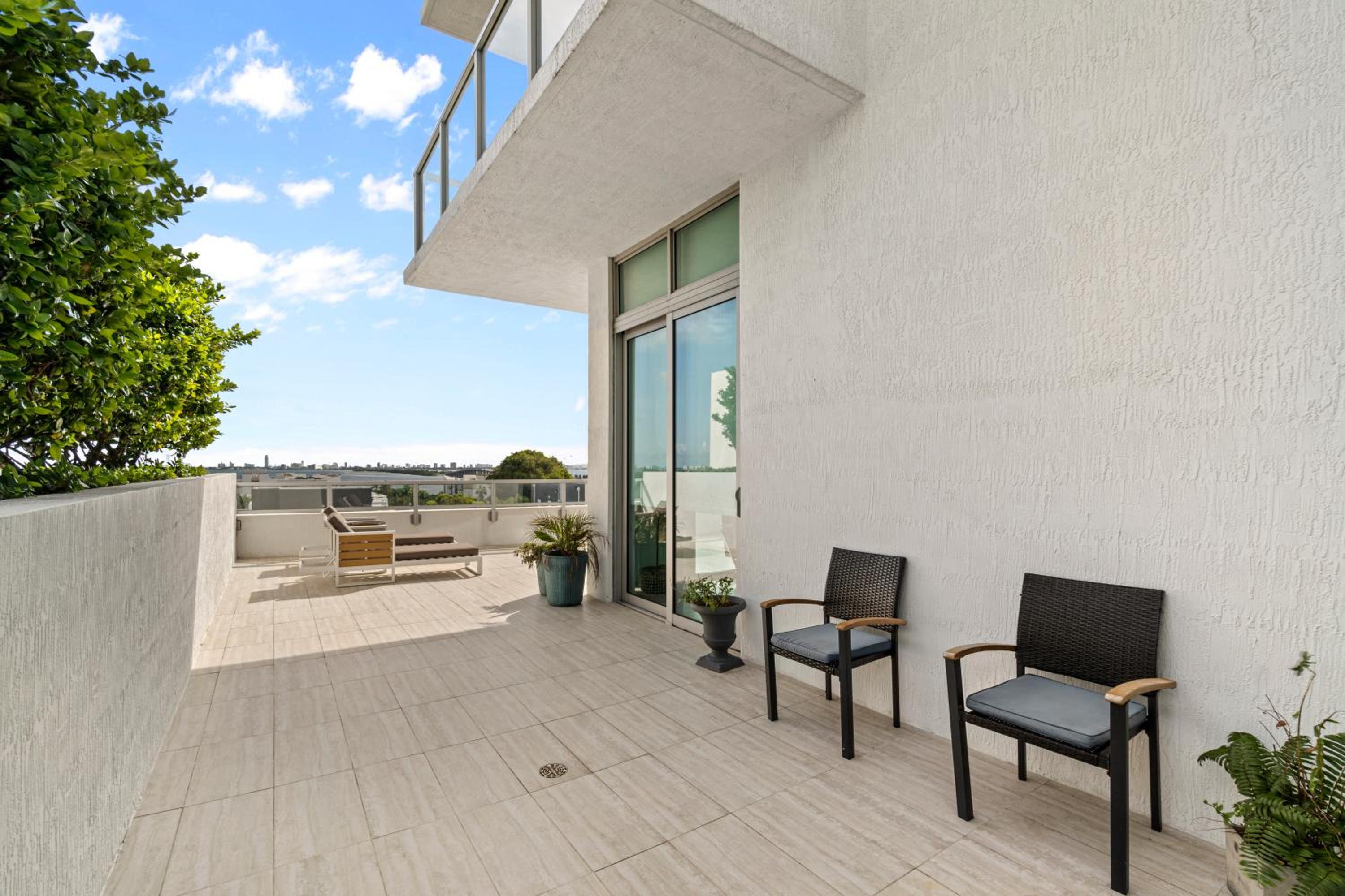LUXURY NEW CONDO AT MIAMI DESIGN DISTRICT
