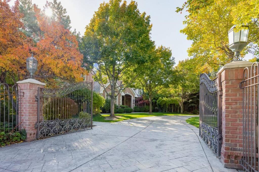 Rare! Huge Private Pool Jacz Sauna-Mountain View Mansion 2 acre 9500 sq ft view 3
