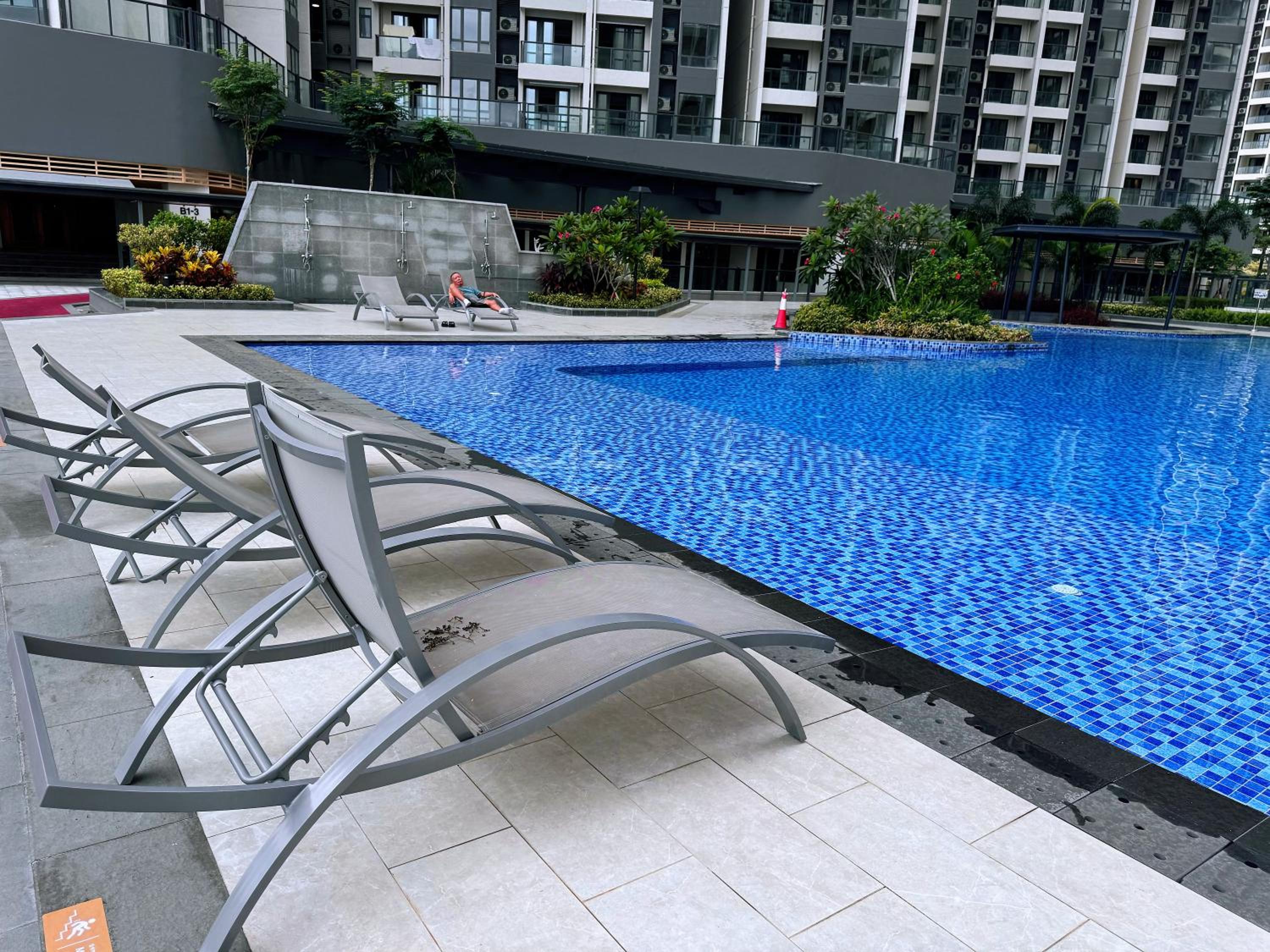 TheBess Hotel Tokyo is located adjacent to Singapore and offers a sea viewIt is a family business smart room with the sea view of Princess Bay富力公主湾