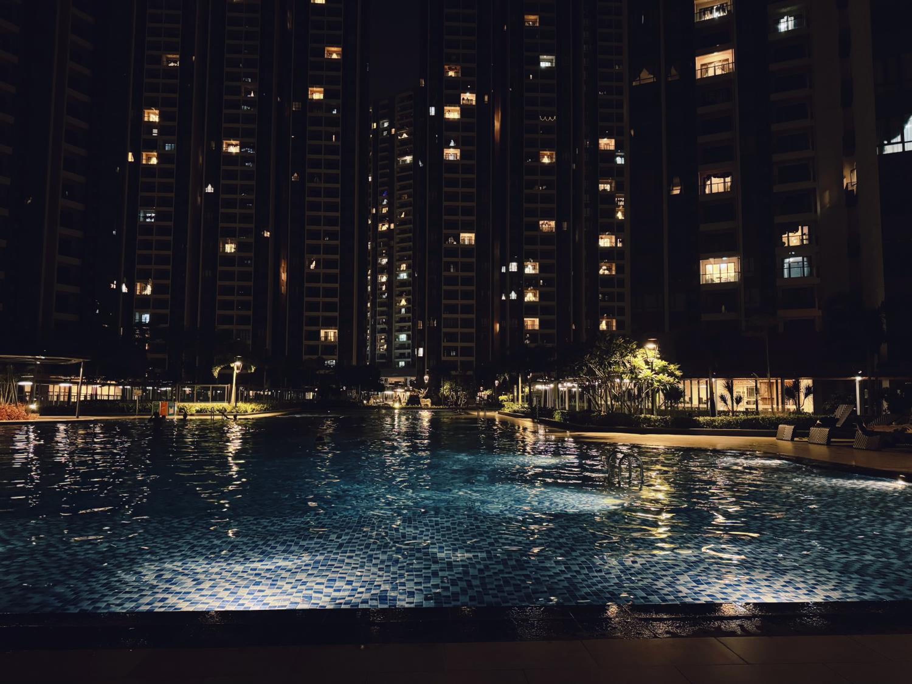 TheBess Hotel Tokyo is located adjacent to Singapore and offers a sea viewIt is a family business smart room with the sea view of Princess Bay富力公主湾
