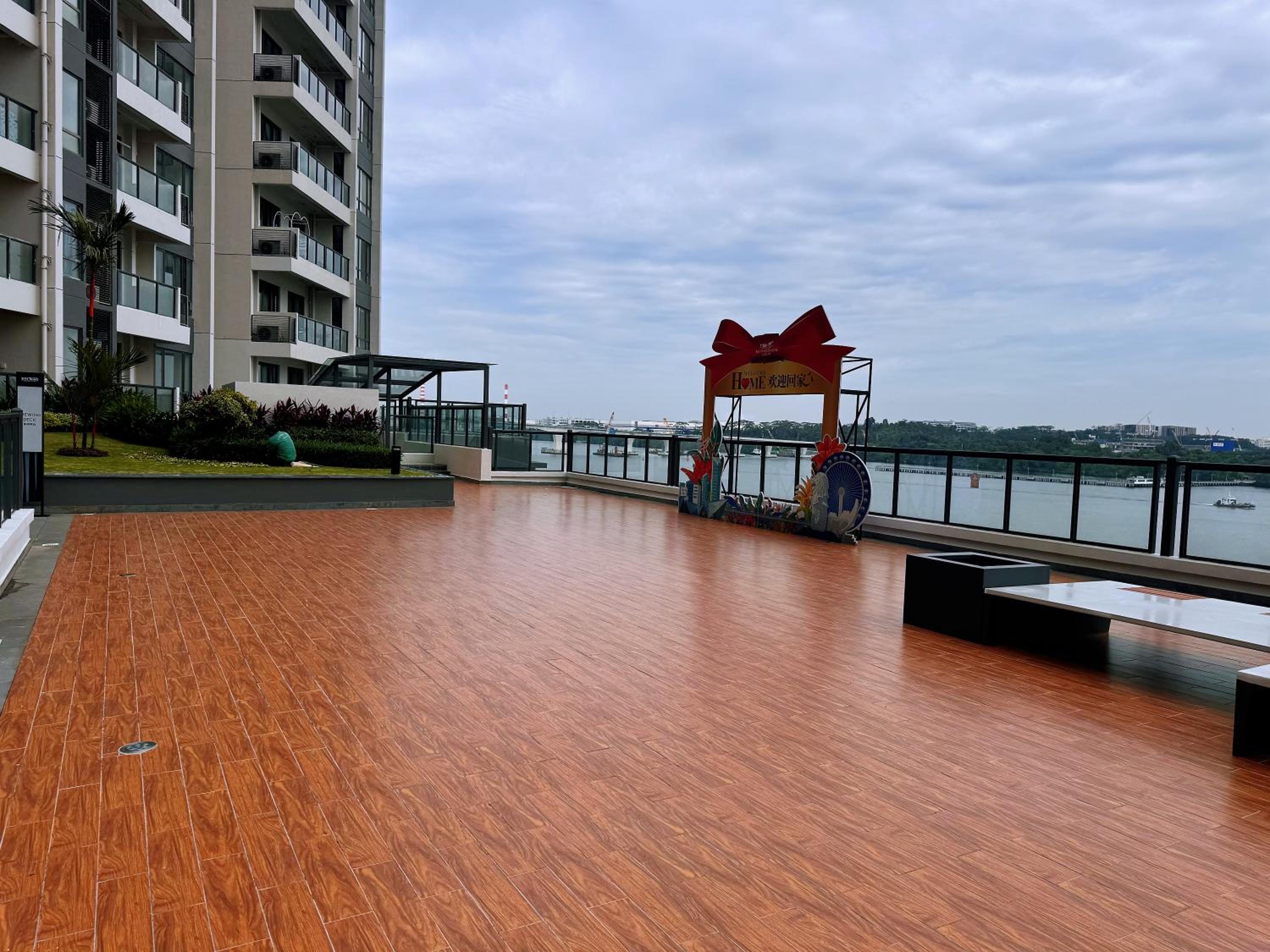 TheBess Hotel Tokyo is located adjacent to Singapore and offers a sea viewIt is a family business smart room with the sea view of Princess Bay富力公主湾