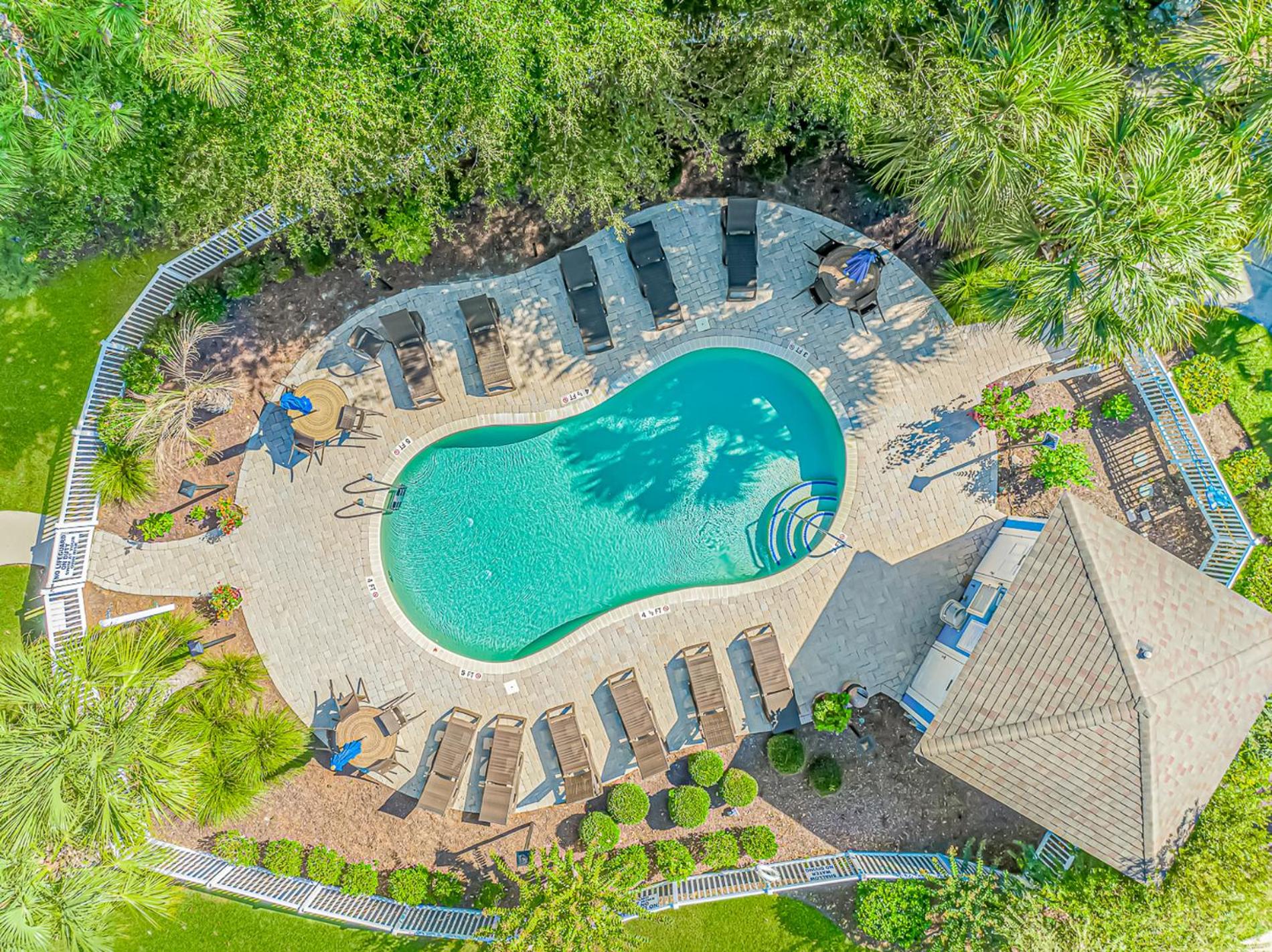 Gorgeous Updated 2 Bedroom Condo! Sleeps 6! The Gardens at Cypress Bay 303 view 4